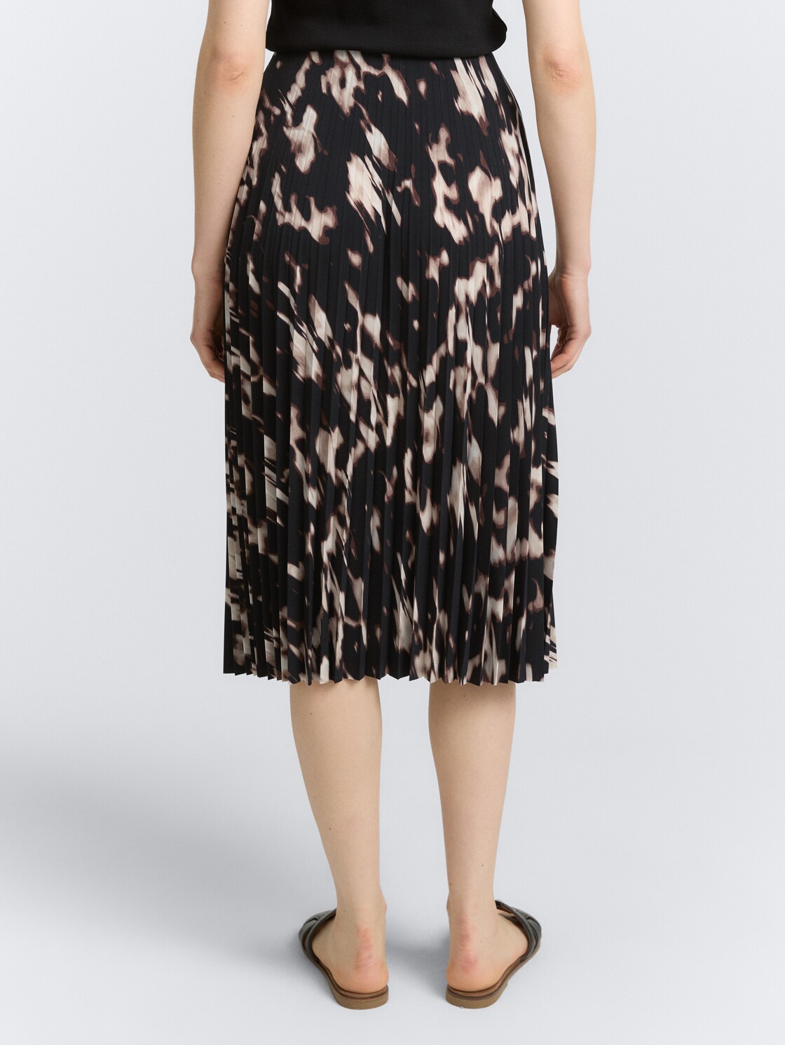 Plissee Midi-Rock - blurry animal design - Auschnitt Model-Rückansicht