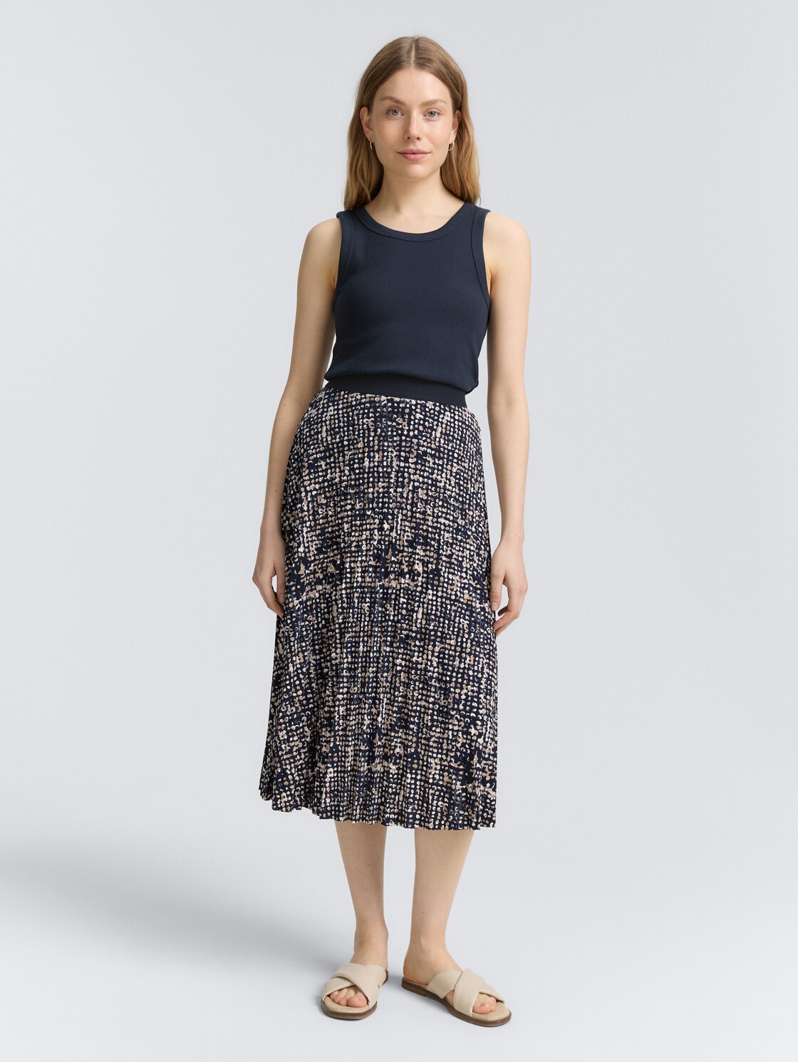 Plissee Midi-Rock - navy abstract dot design - Model-Vorderansicht