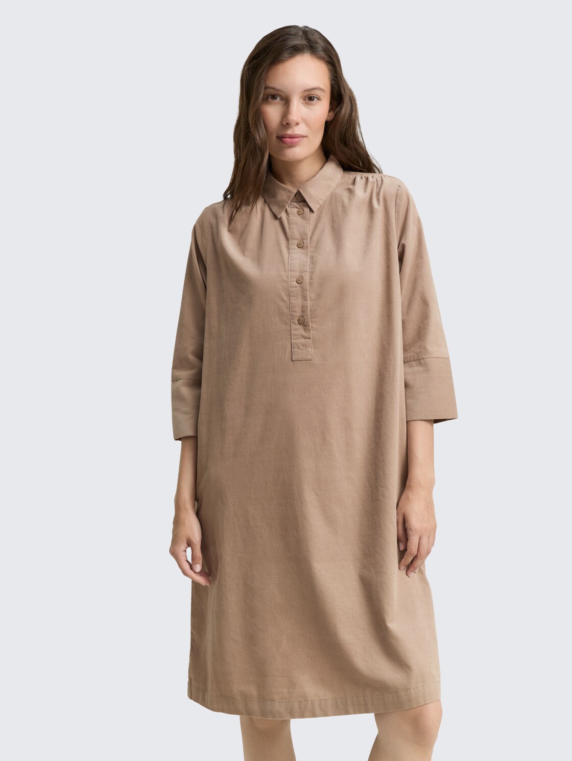 Corduroy dress with collar - soft taupe grey - Model front view