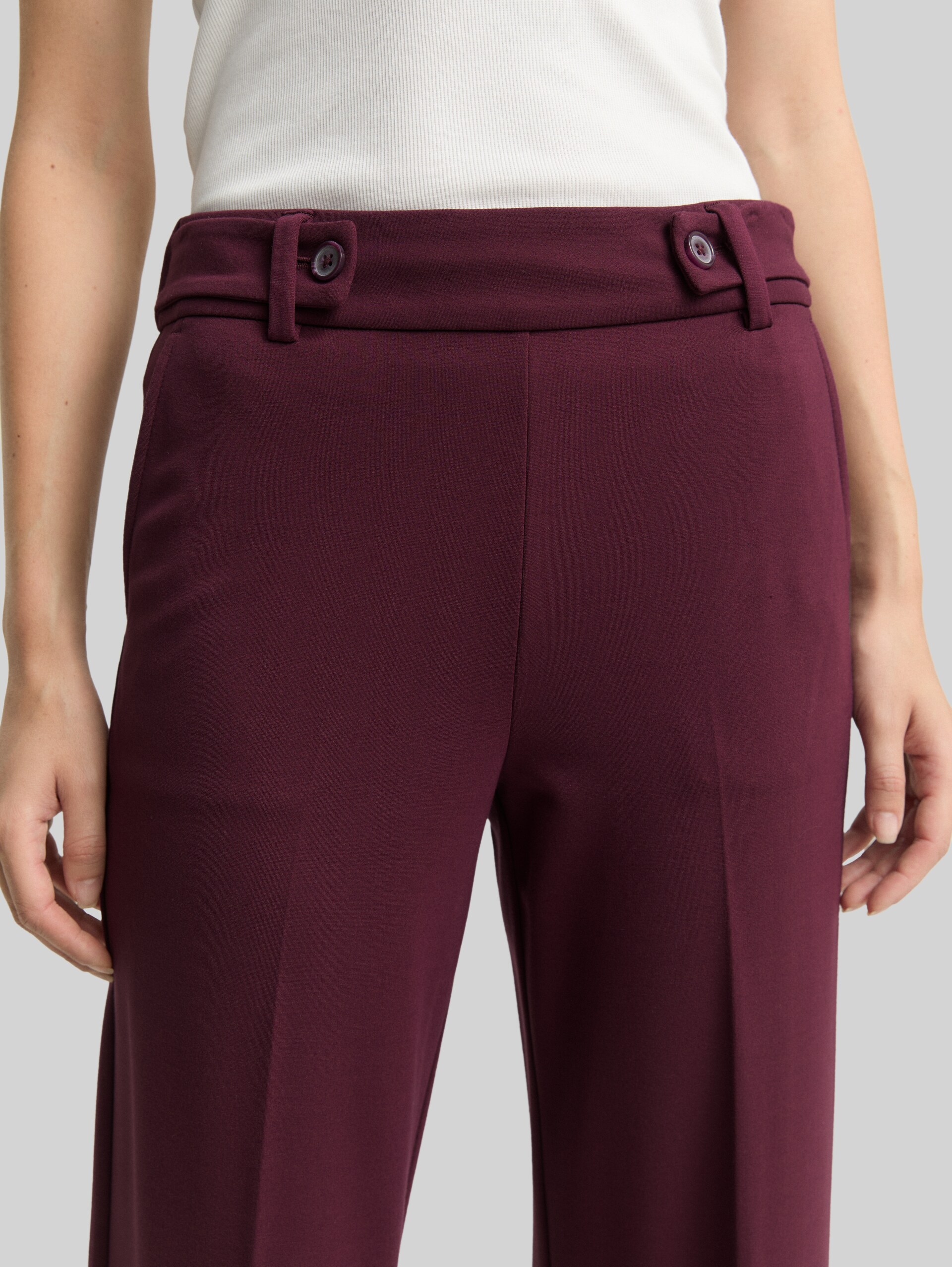 Cropped TTMIA Straight Hose - bordeaux red - Detail-Model-Ansicht