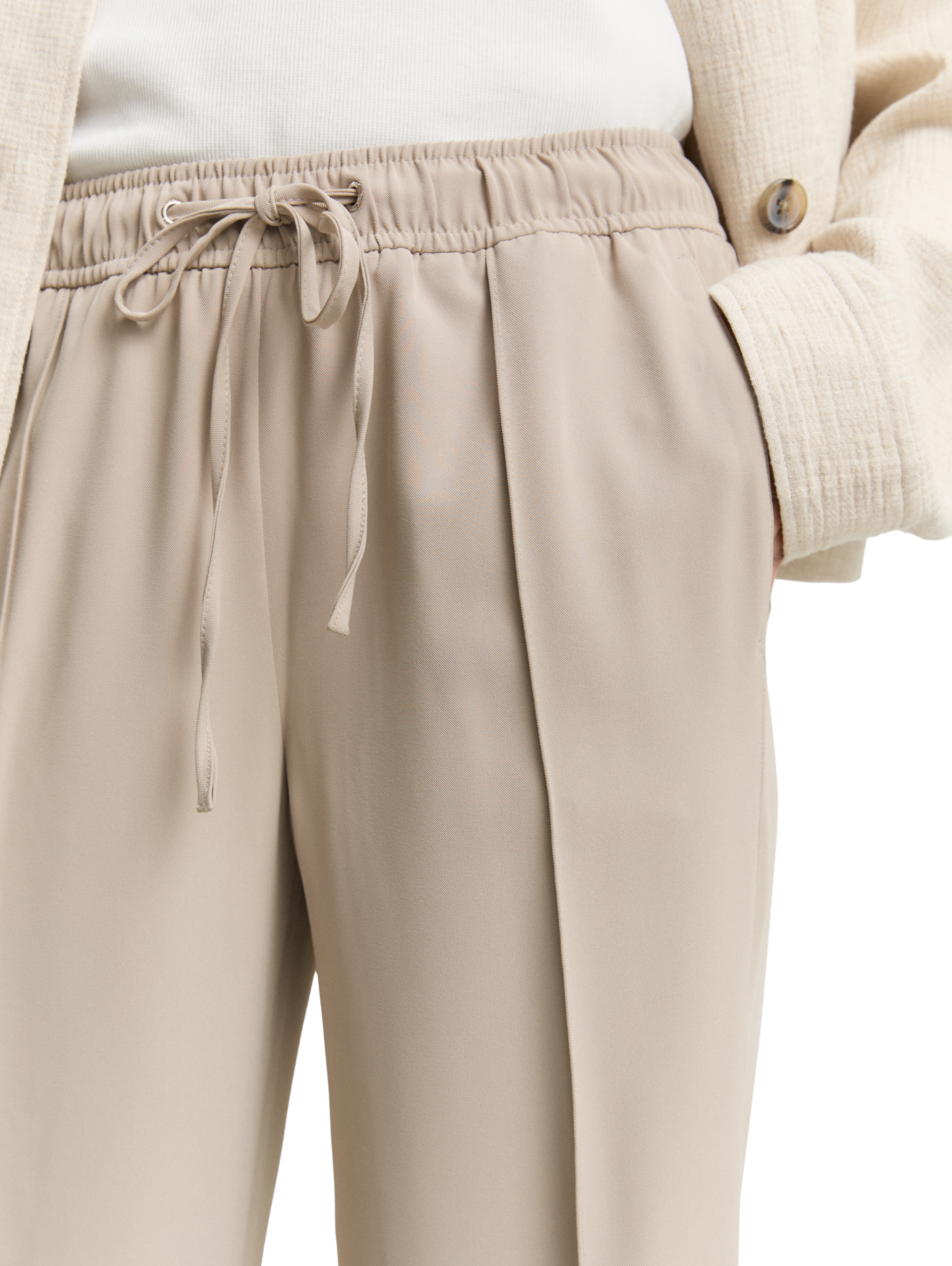 Loose Straight Hose - soft taupe grey - Detail-Model-Ansicht