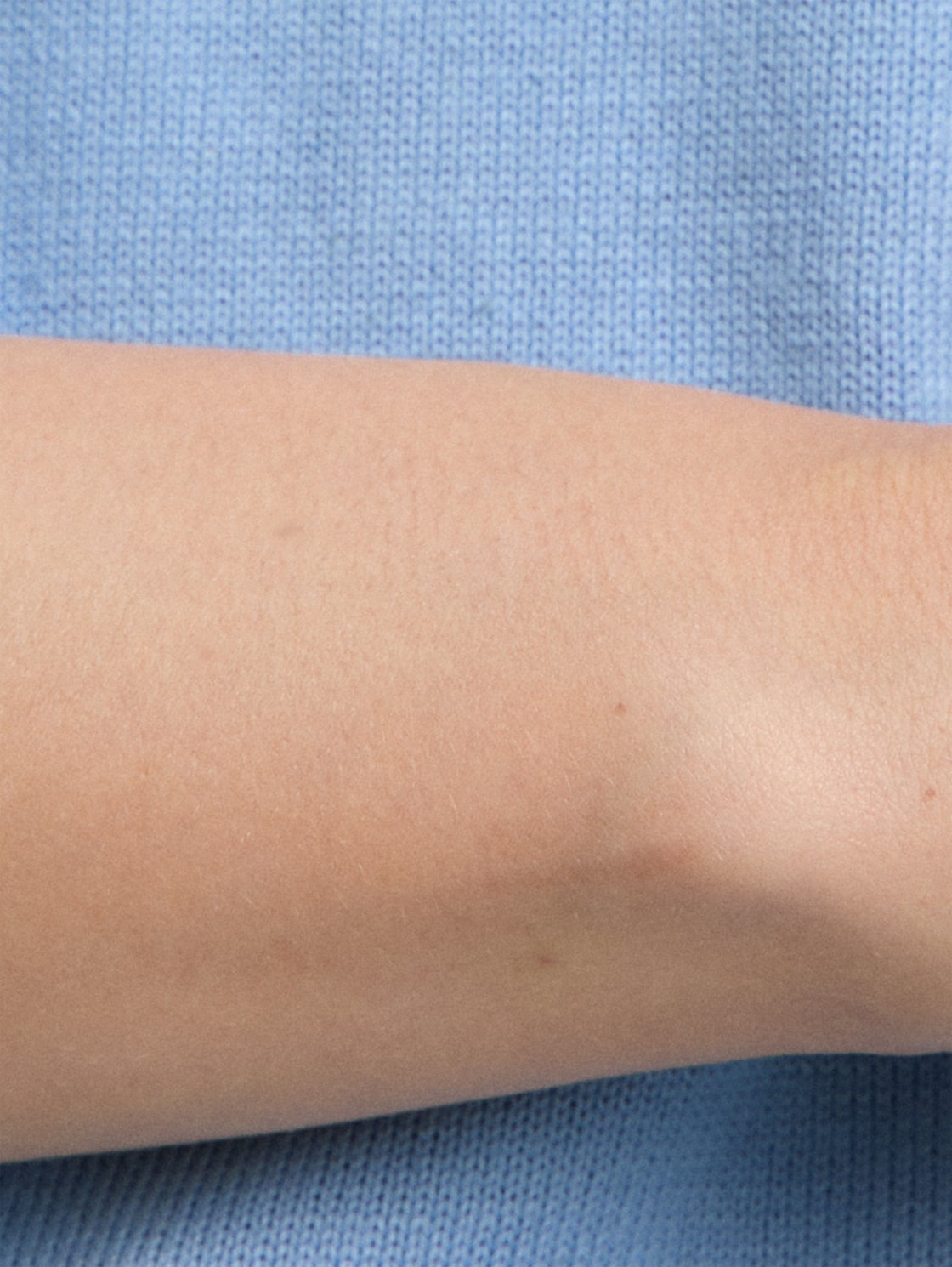 Basic Rollkragenpullover - light fjord blue - Detail-Model-Ansicht