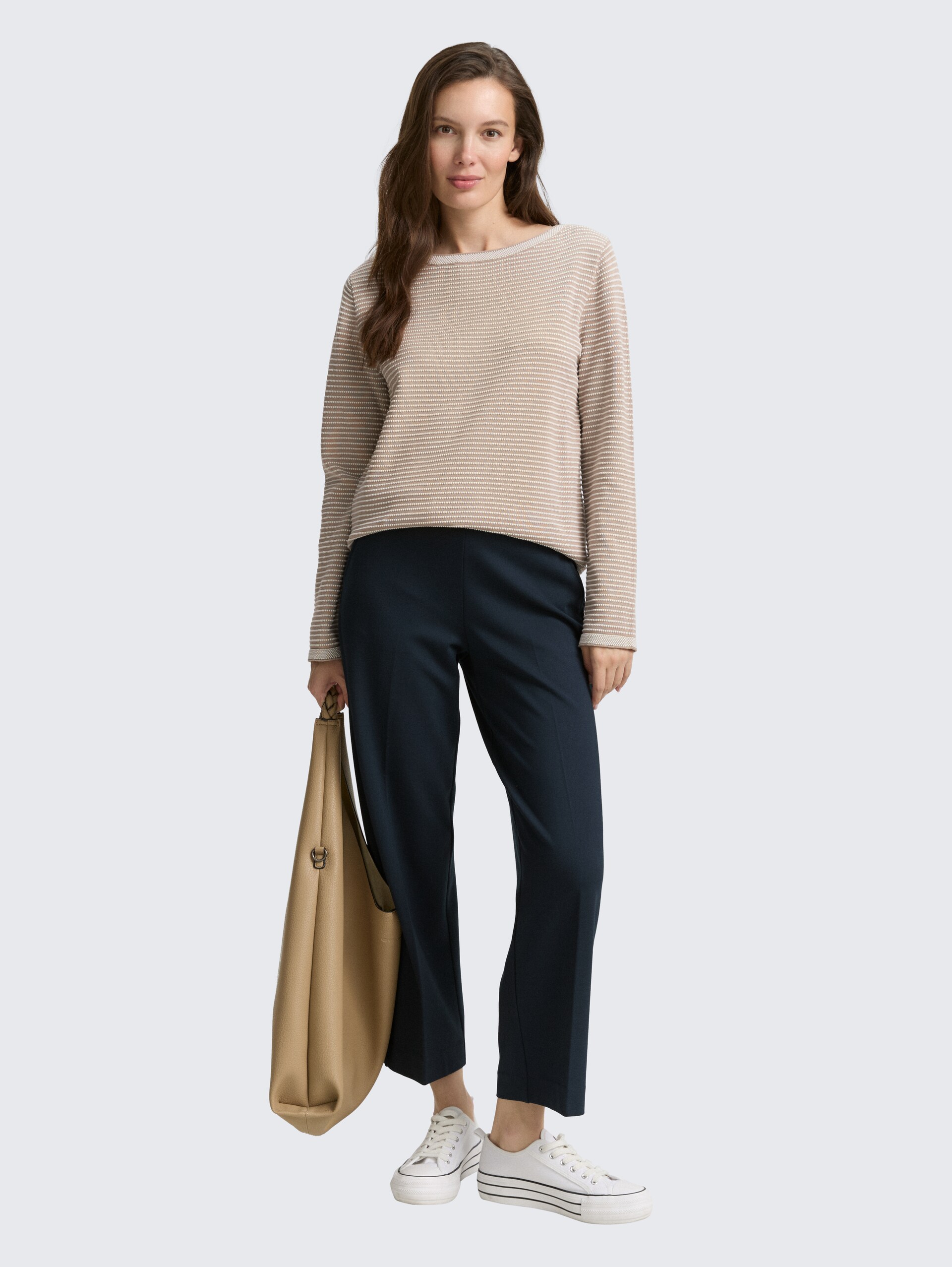 Strickpullover mit U-Boot-Ausschnitt - soft taupe bubble knit stripe - Model-Vorderansicht