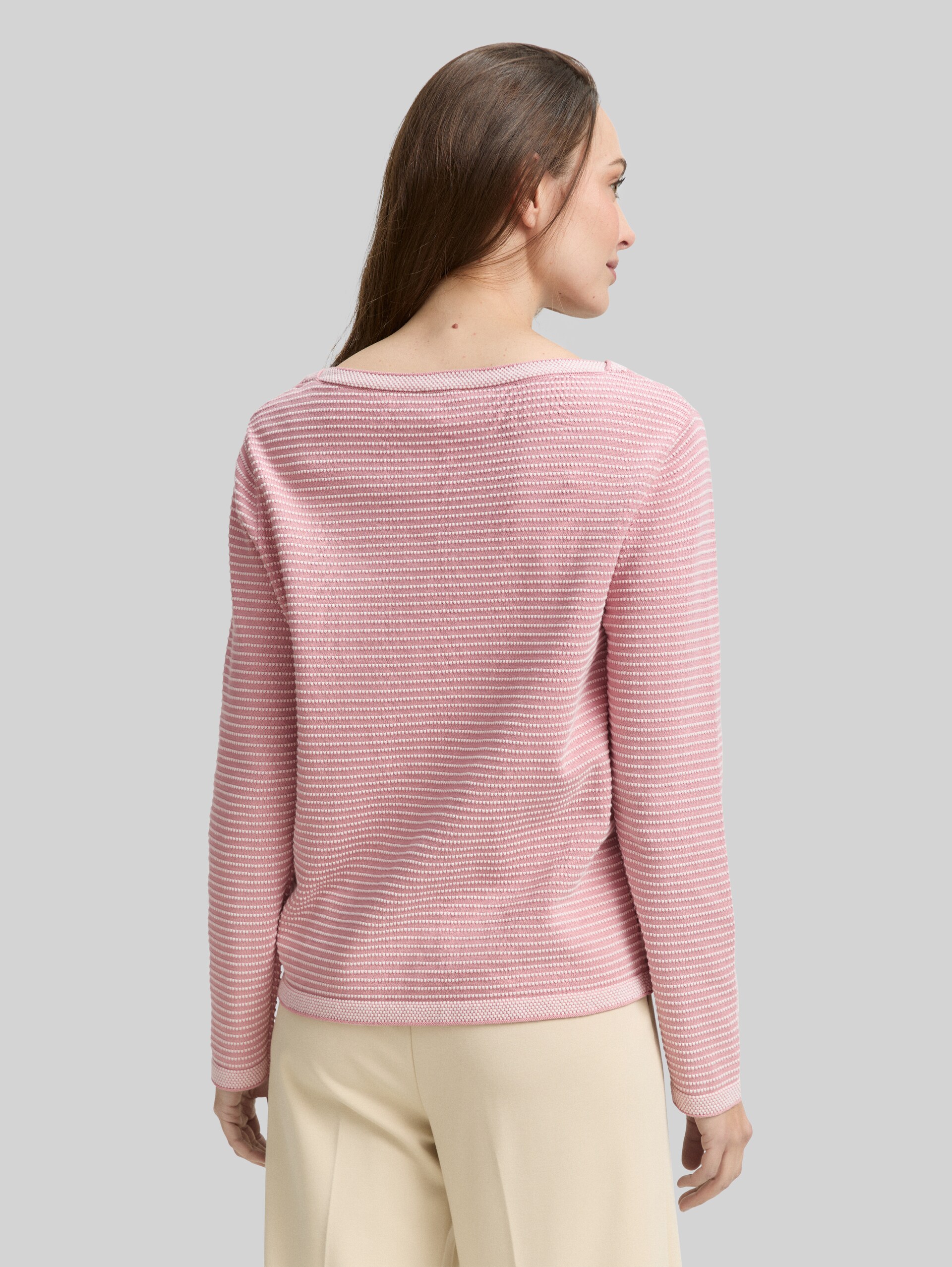 Knitted jumper with boat neckline - rose bubble knit stripe