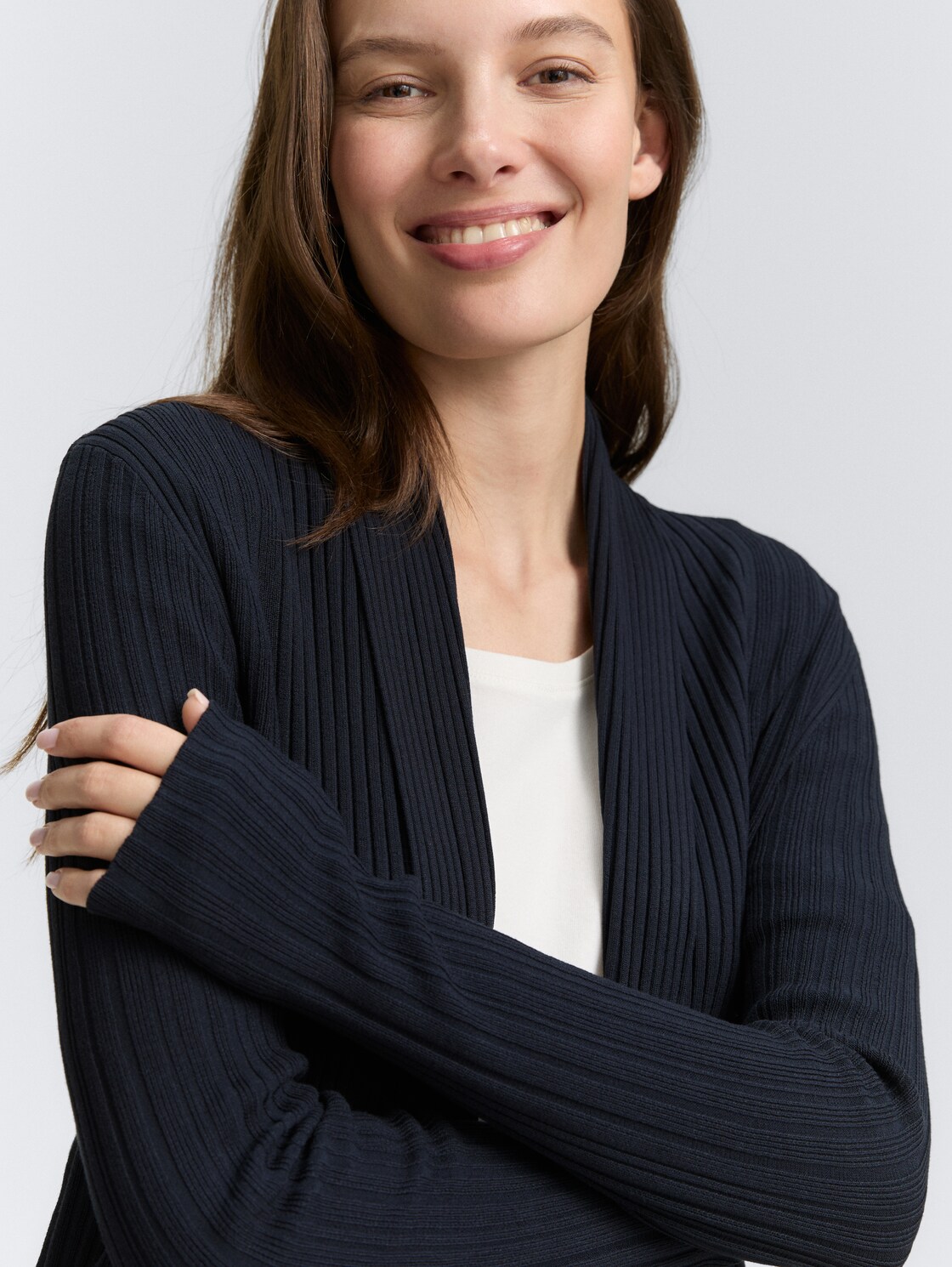 Cardigan mit Schalkragen - Lunar Eclipse - Detail-Model-Ansicht