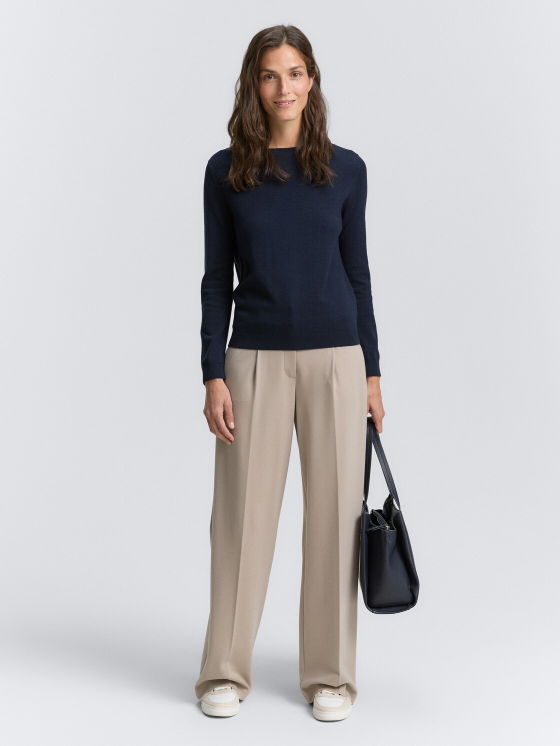 Strickpullover mit U-Boot-Ausschnitt - sky captain blue - Model-Vorderansicht