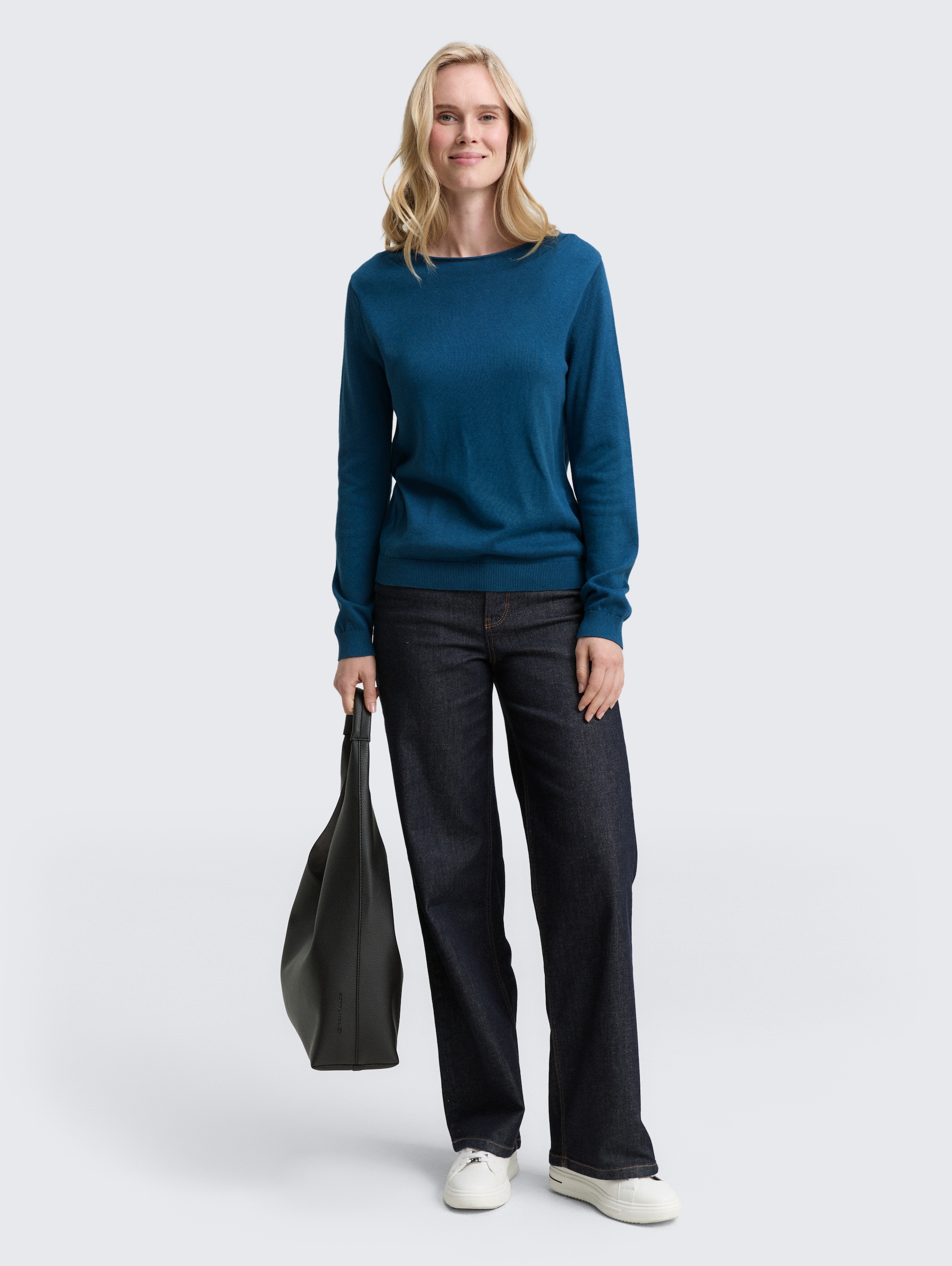 Strickpullover mit U-Boot-Ausschnitt - Dark Petrol - Model-Vorderansicht
