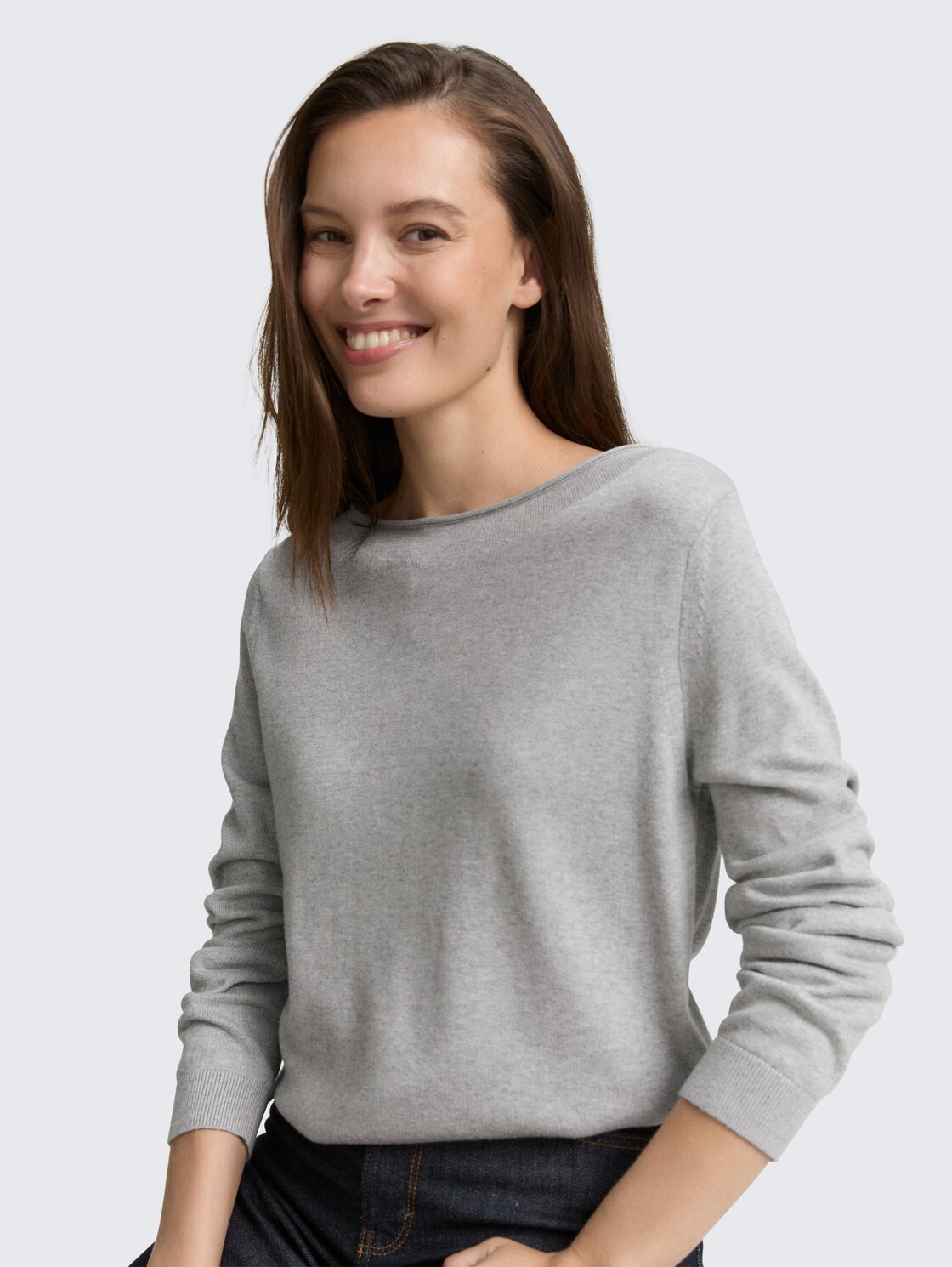 Strickpullover mit U-Boot-Ausschnitt - medium silver grey melange - Detail-Model-Ansicht