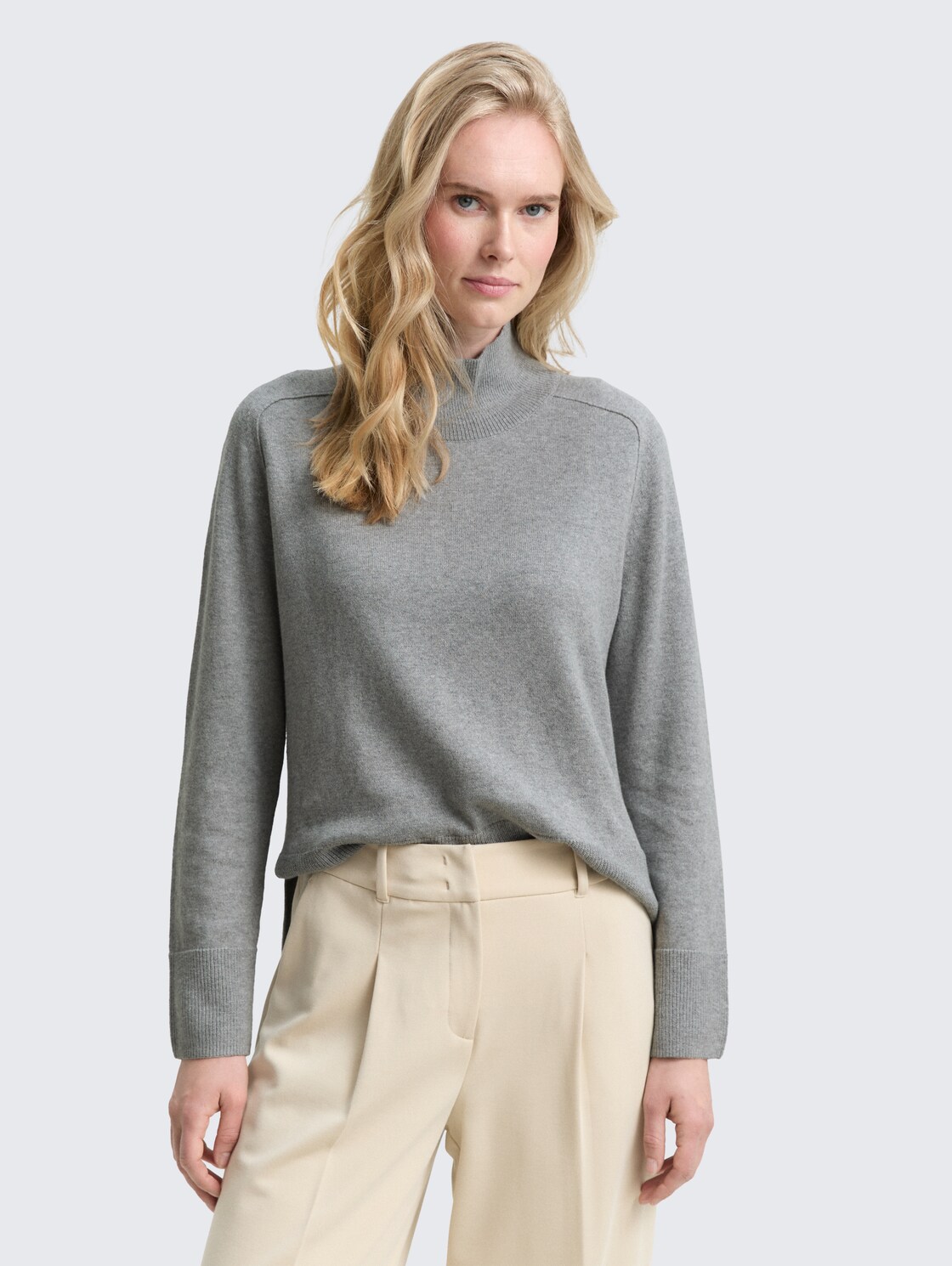 Strickpullover mit Kaschmir-Anteil - medium silver grey melange - Ausschnitt Model-Vorderansicht