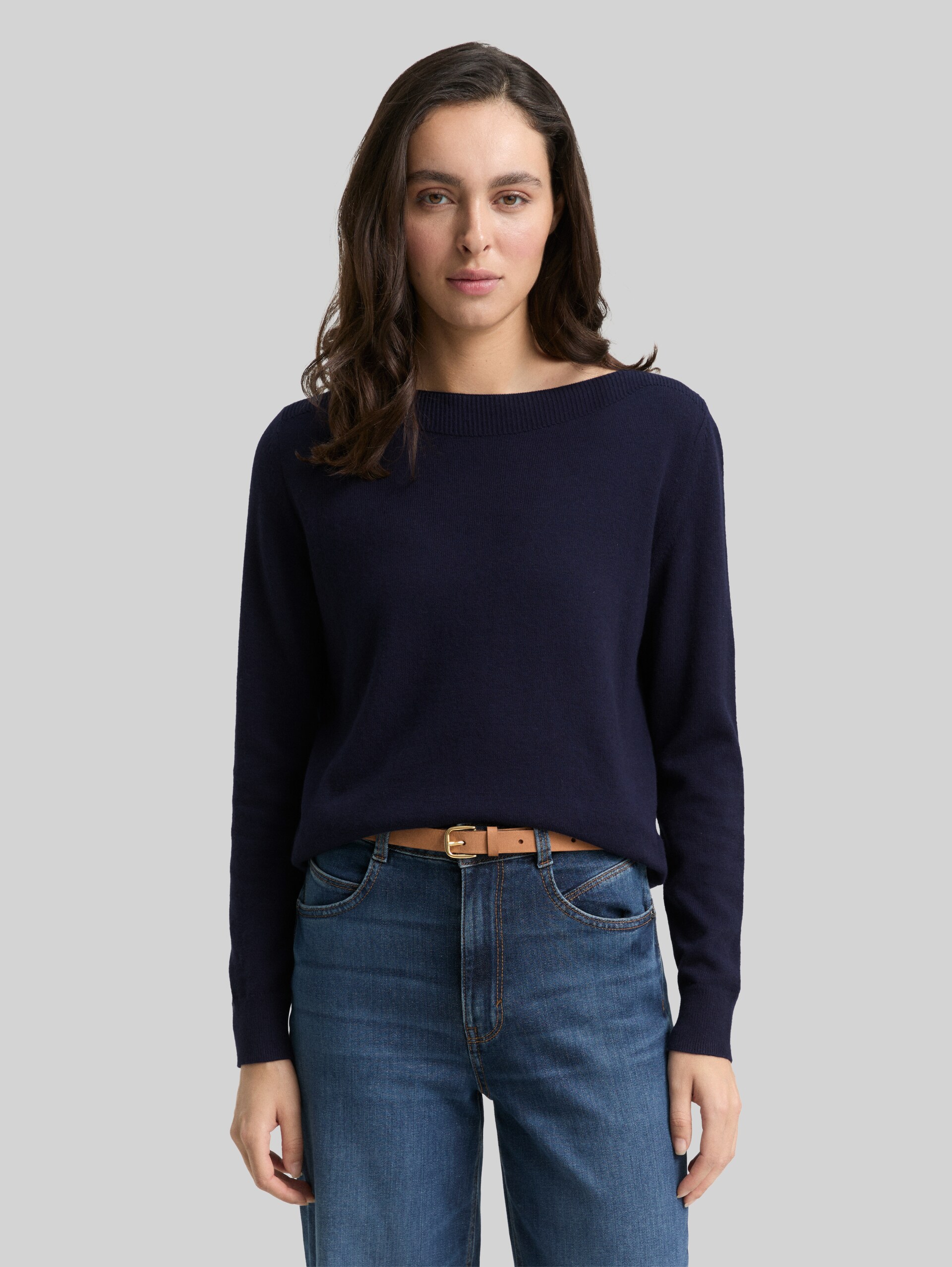 Gebreide trui met kasjmier - Knitted Navy Melange - Nek model vooraanzicht