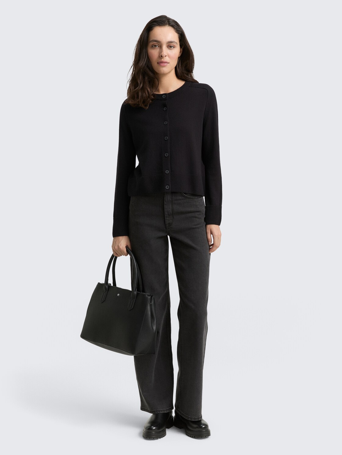 Cardigan mit Kaschmir-Anteil - deep black - Model-Vorderansicht