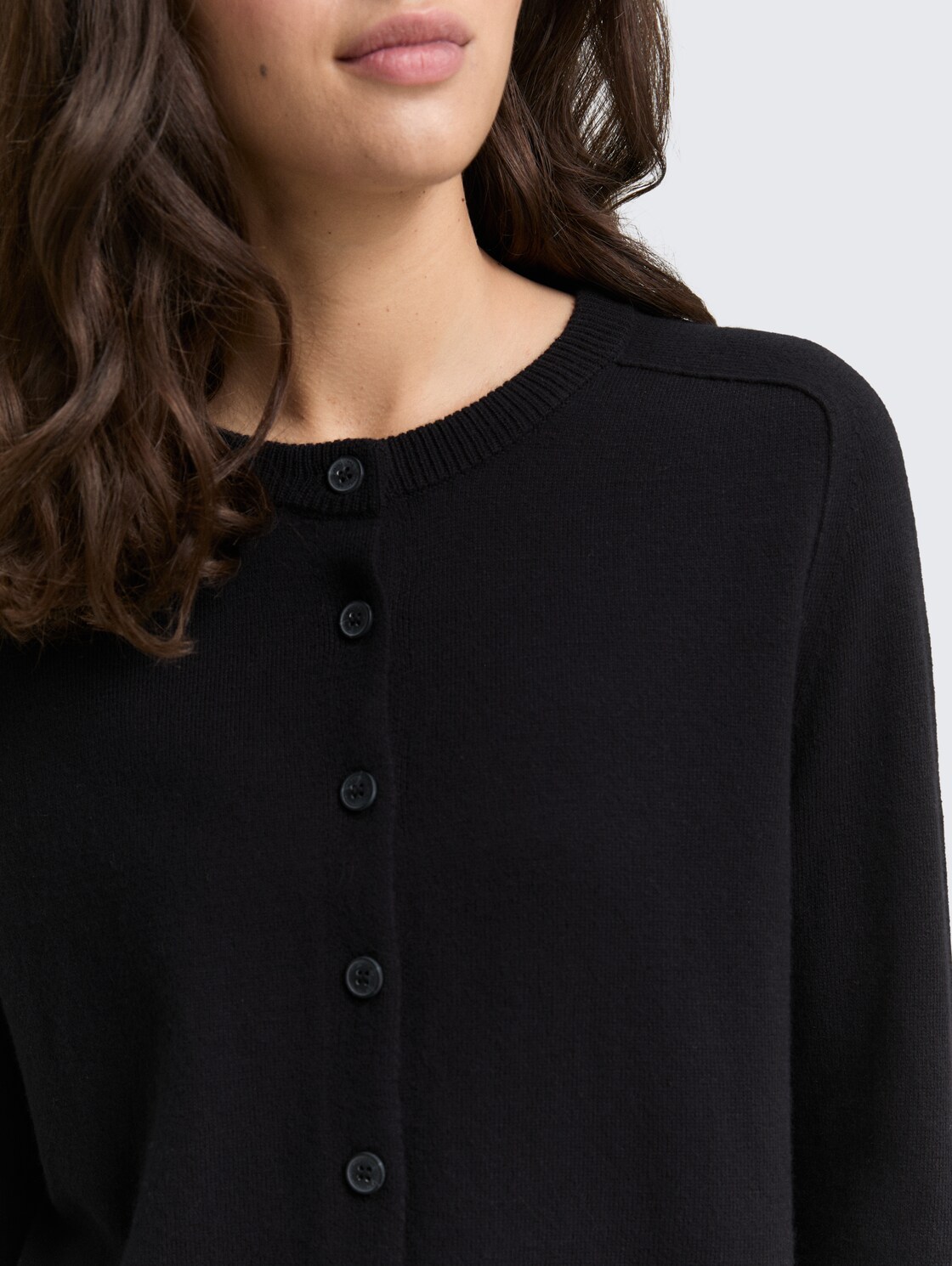 Cardigan mit Kaschmir-Anteil - deep black - Detail-Model-Ansicht