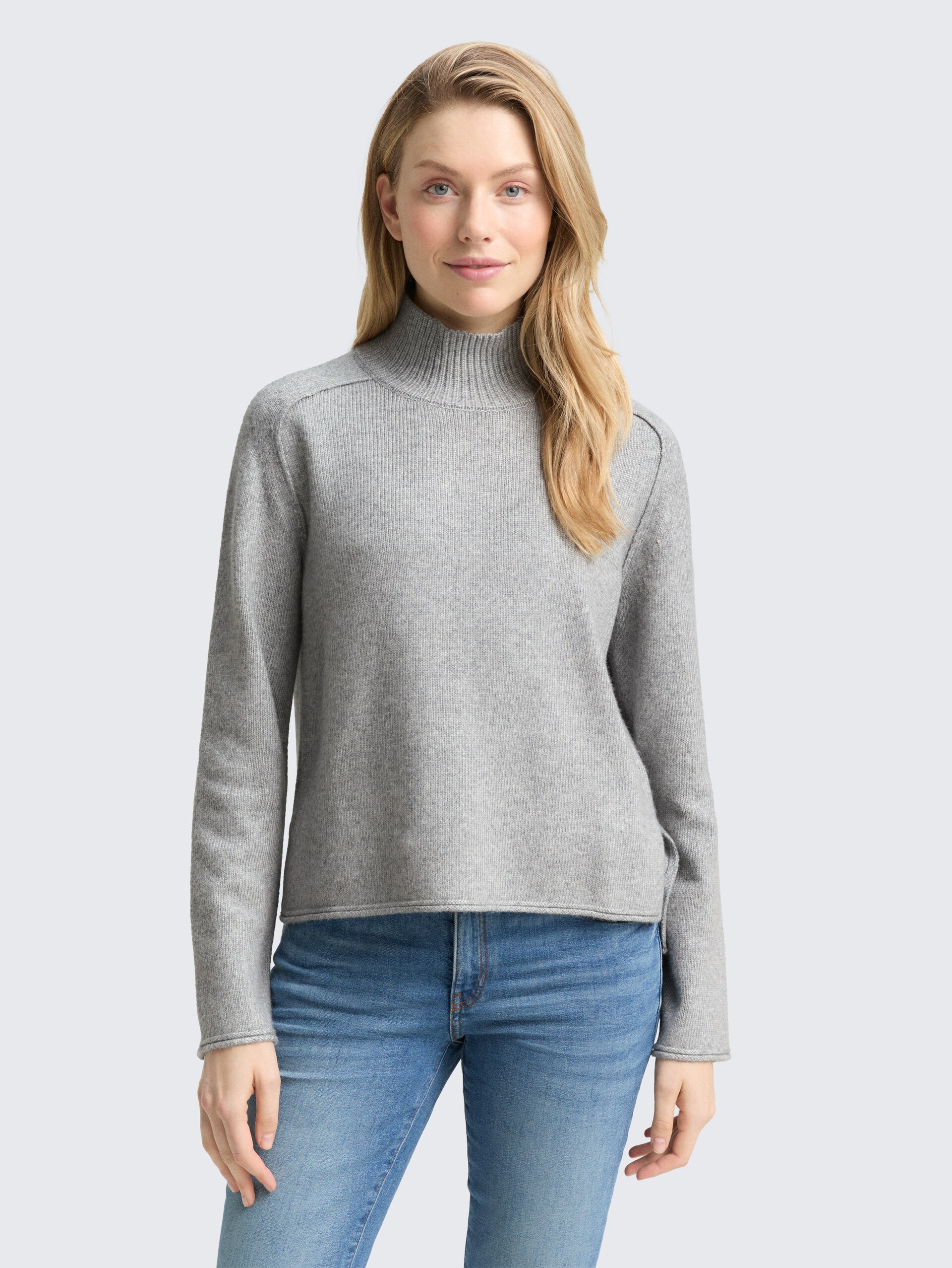 Loose Fit Strickpullover mit Stehkragen - medium silver grey melange - Ausschnitt Model-Vorderansicht