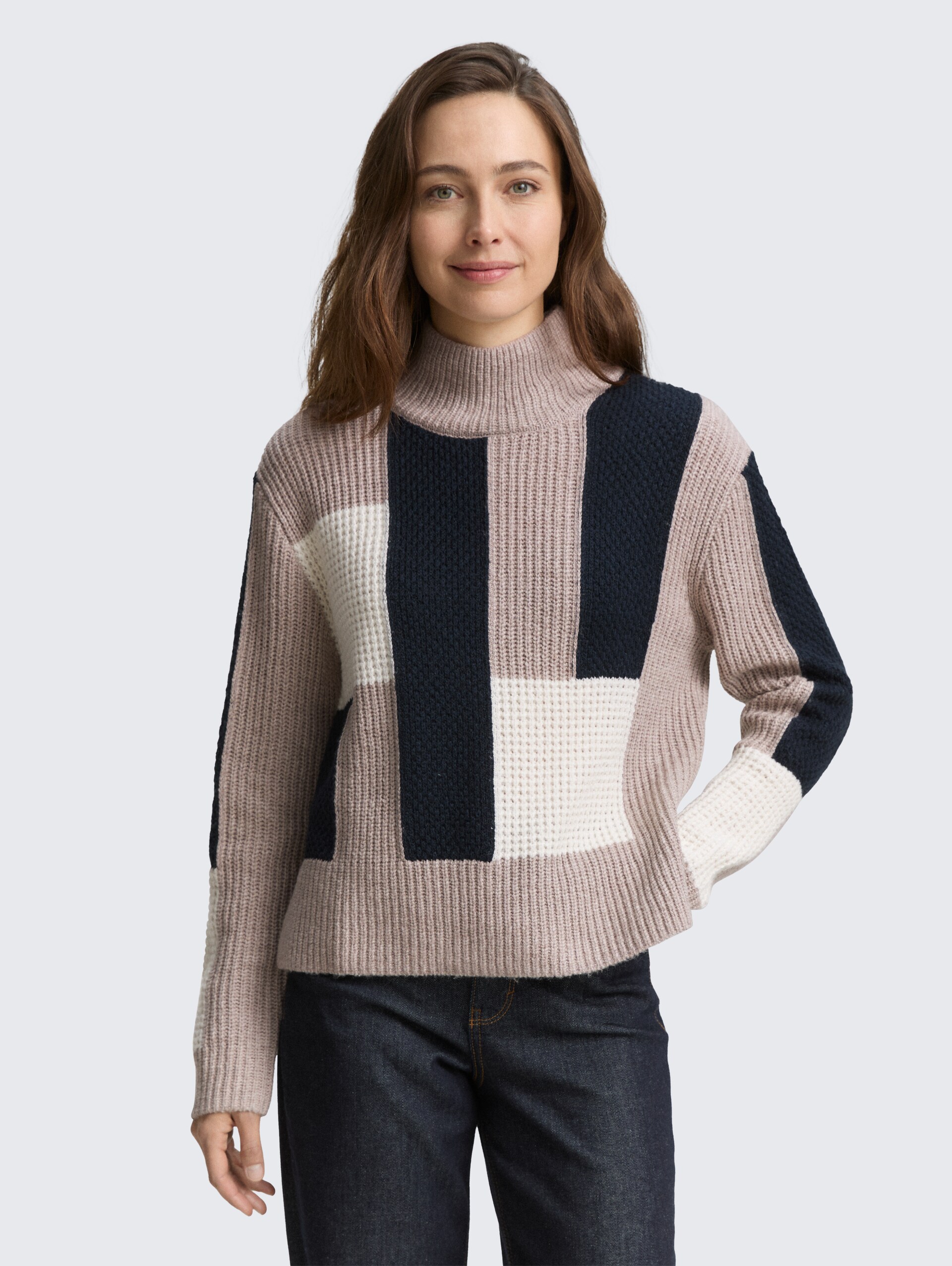 Loose Fit Strickpullover mit Colour Blocking - taupe structured colorblock - Ausschnitt Model-Vorderansicht
