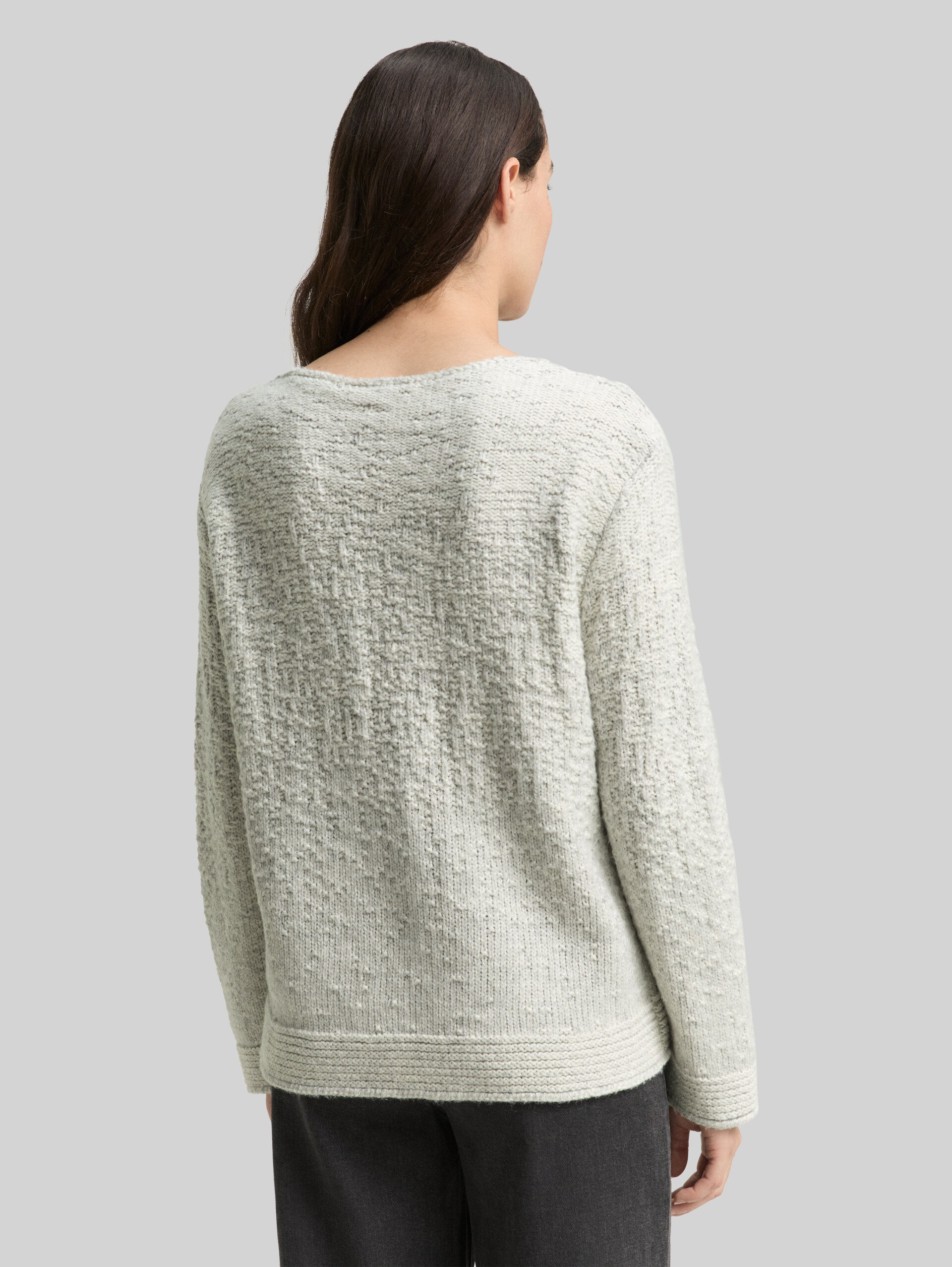 Knitted jumper with texture - grey gradient knit