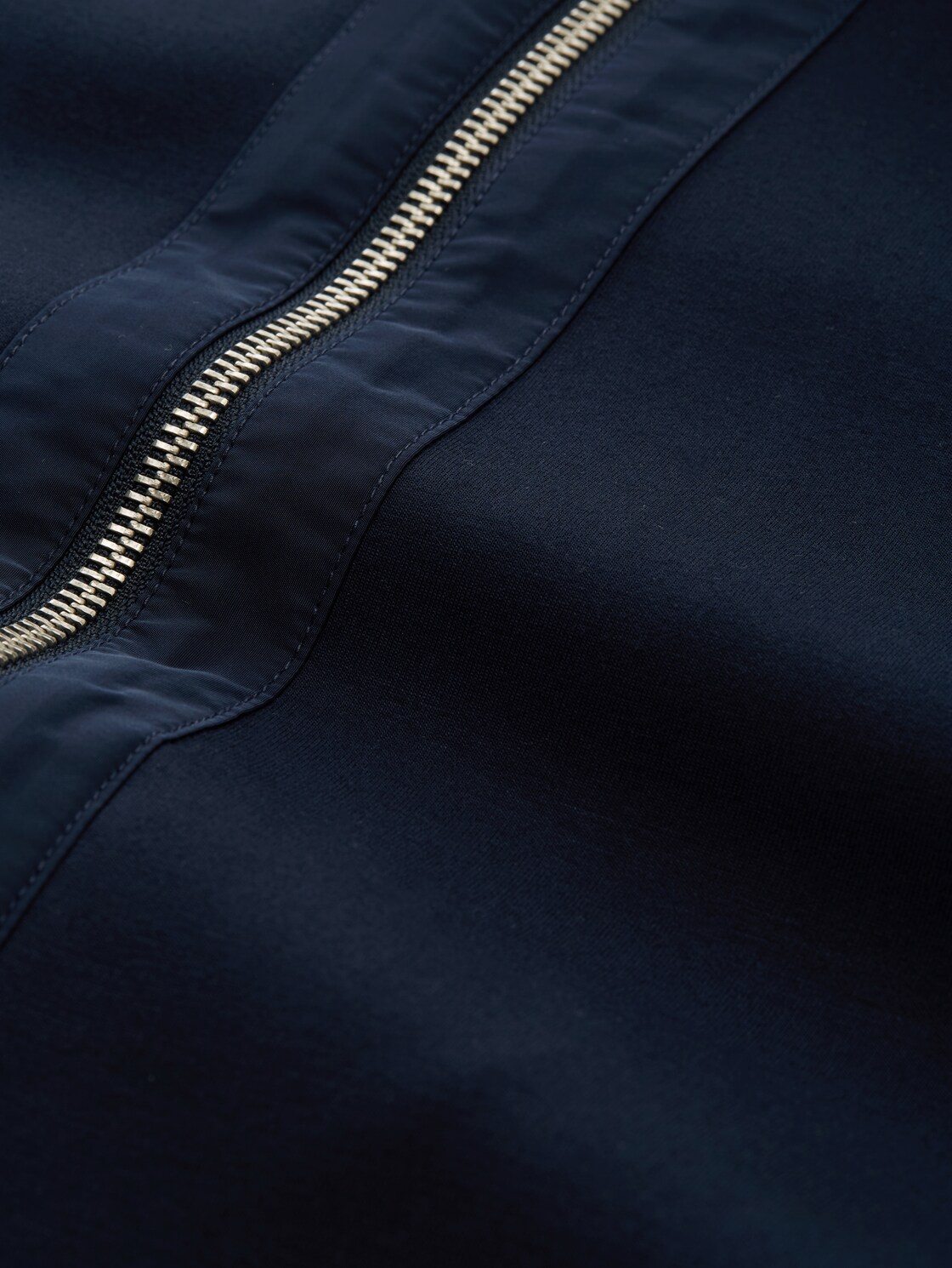 Boxy Fit Scuba Sweatjacke - sky captain blue - Material-Ansicht