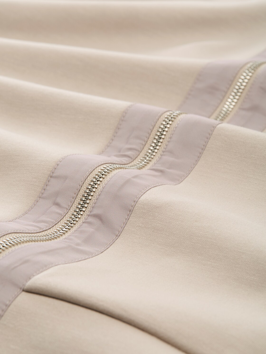 Boxy Fit Scuba Sweatjacke - soft taupe grey - Material-Ansicht