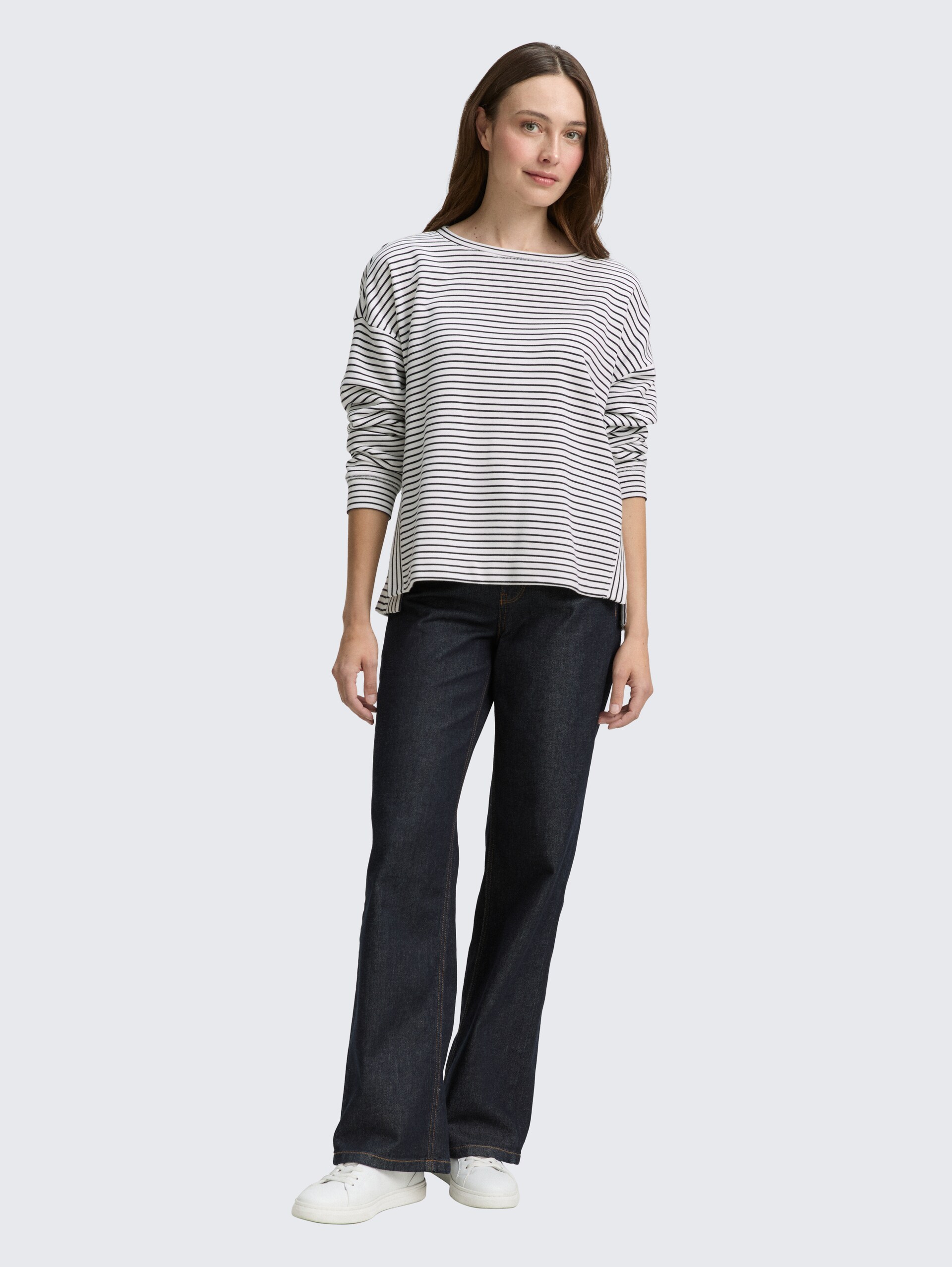 Sweatshirt mit Streifenmuster - eclipse blue offwhite stripe - Model-Vorderansicht