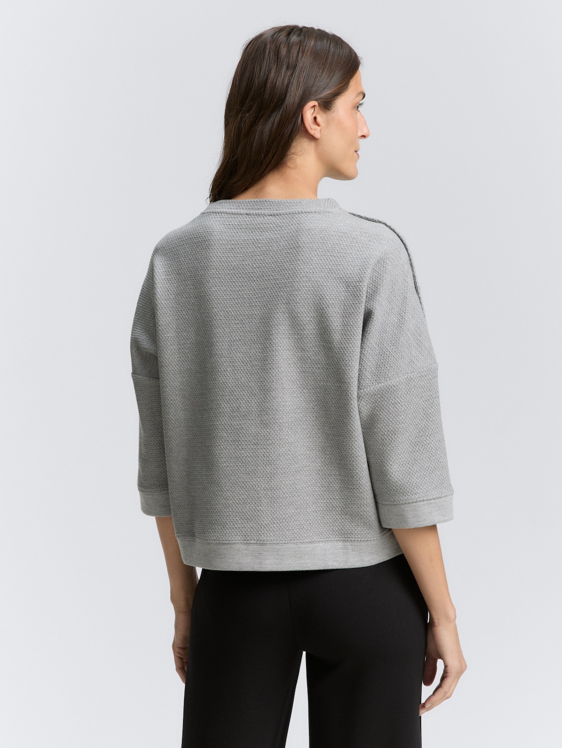 Sweatshirt mit Knopf-Details - medium silver grey melange - Auschnitt Model-Rückansicht