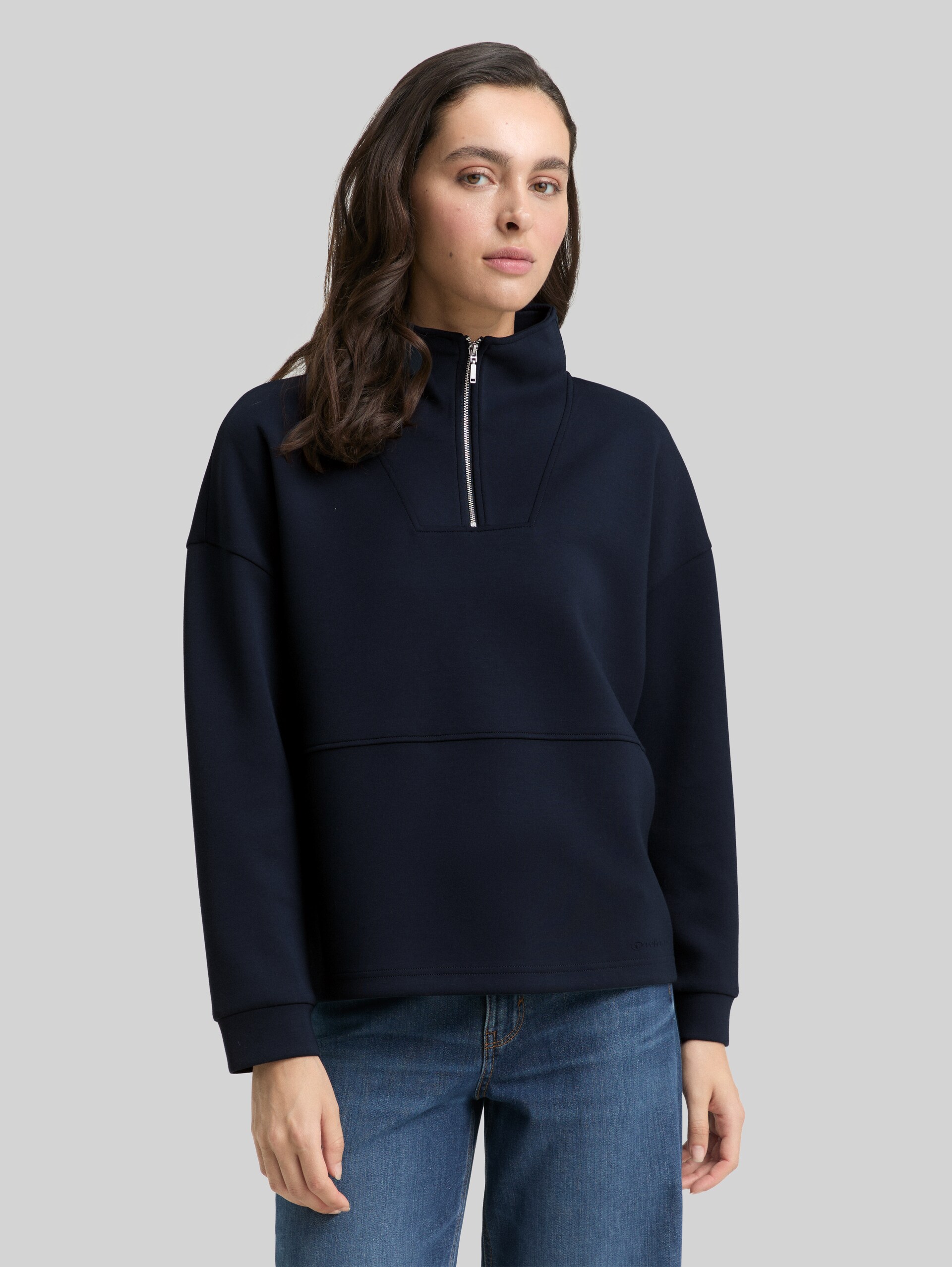 Scuba Troyer Sweatshirt - Lunar Eclipse - Ausschnitt Model-Vorderansicht