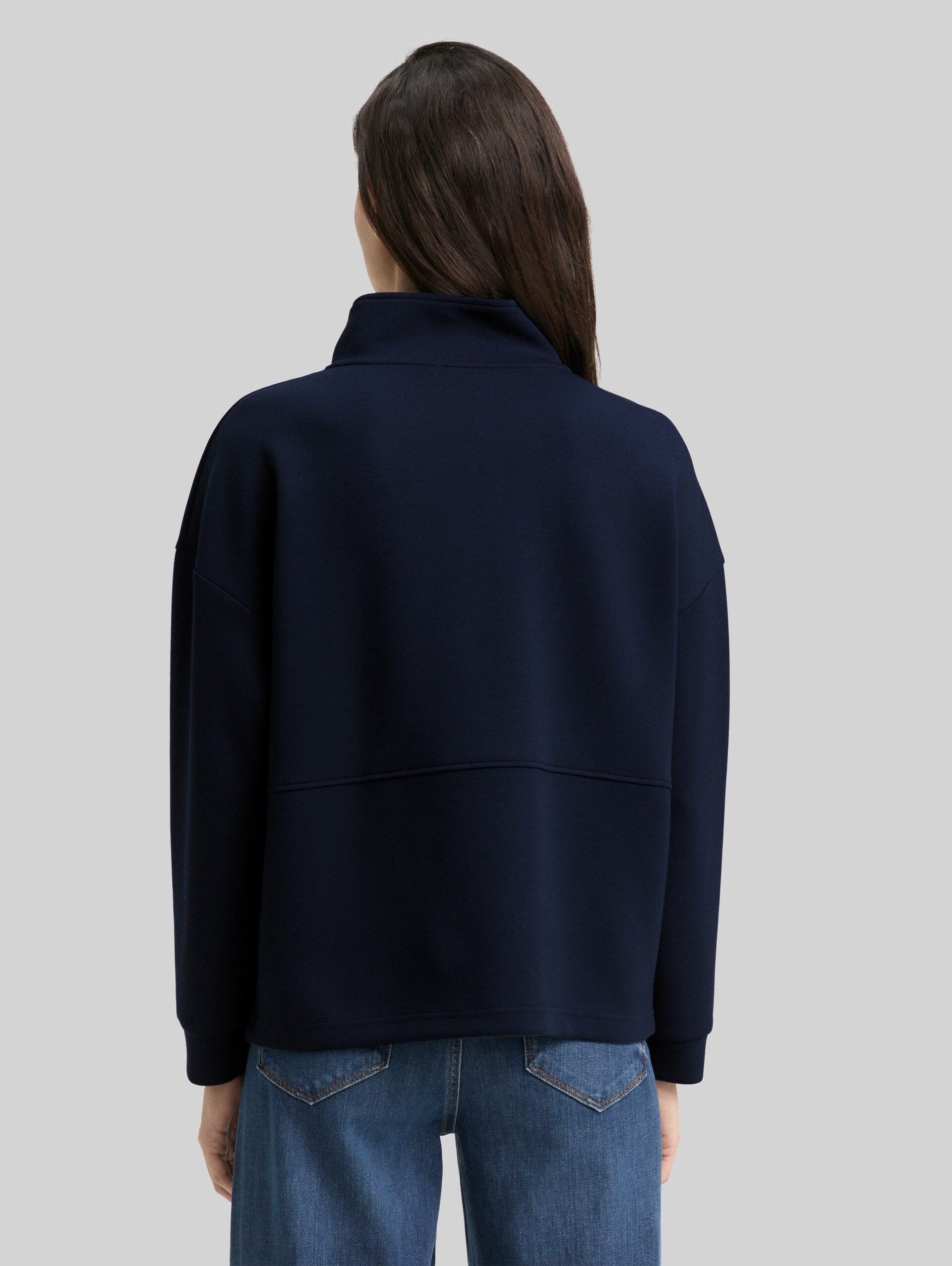 Scuba Troyer Sweatshirt - Lunar Eclipse - Auschnitt Model-Rückansicht
