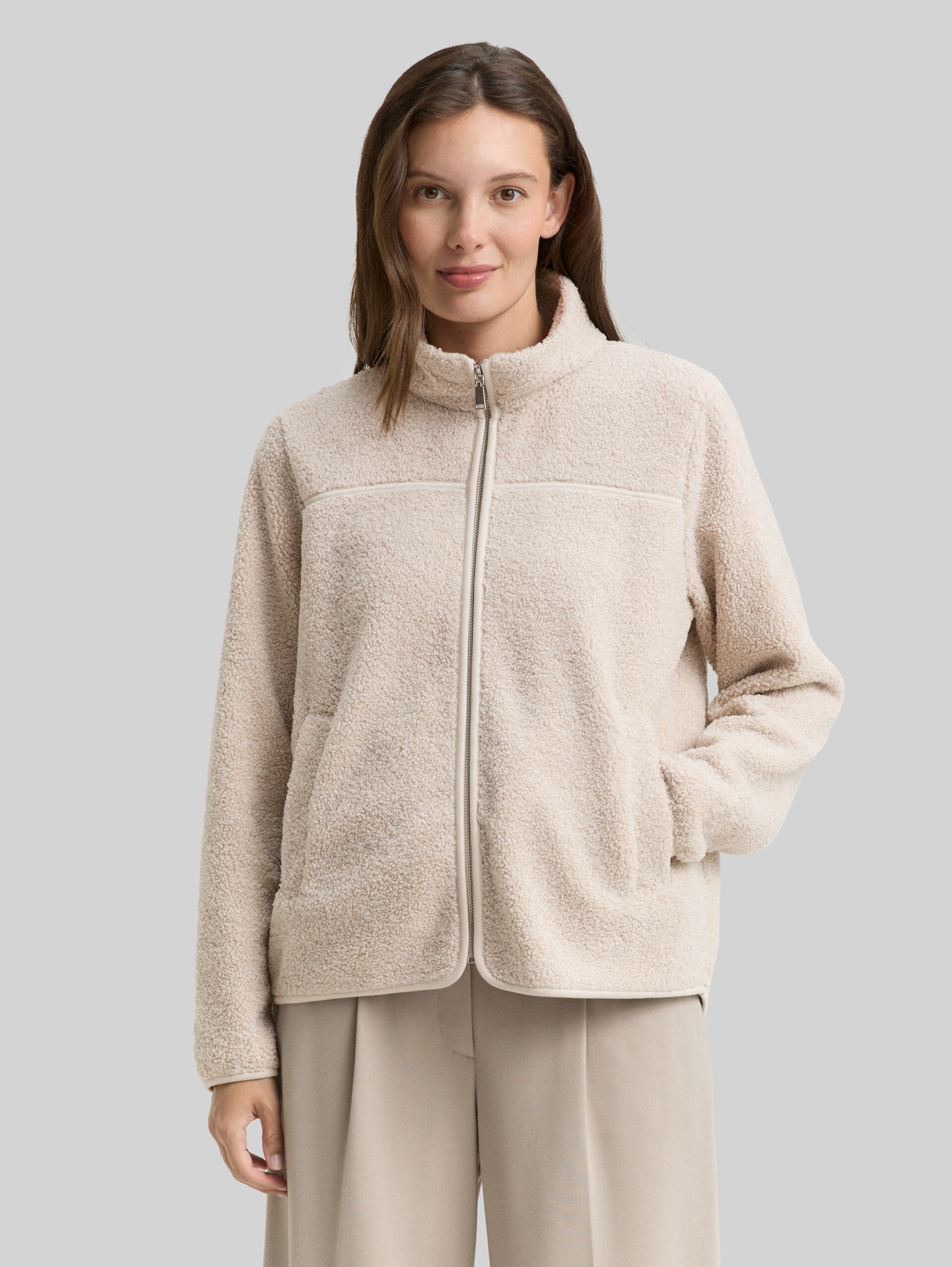 Teddy sweat jacket with stand-up collar - soft taupe grey melange - Neckline model front view