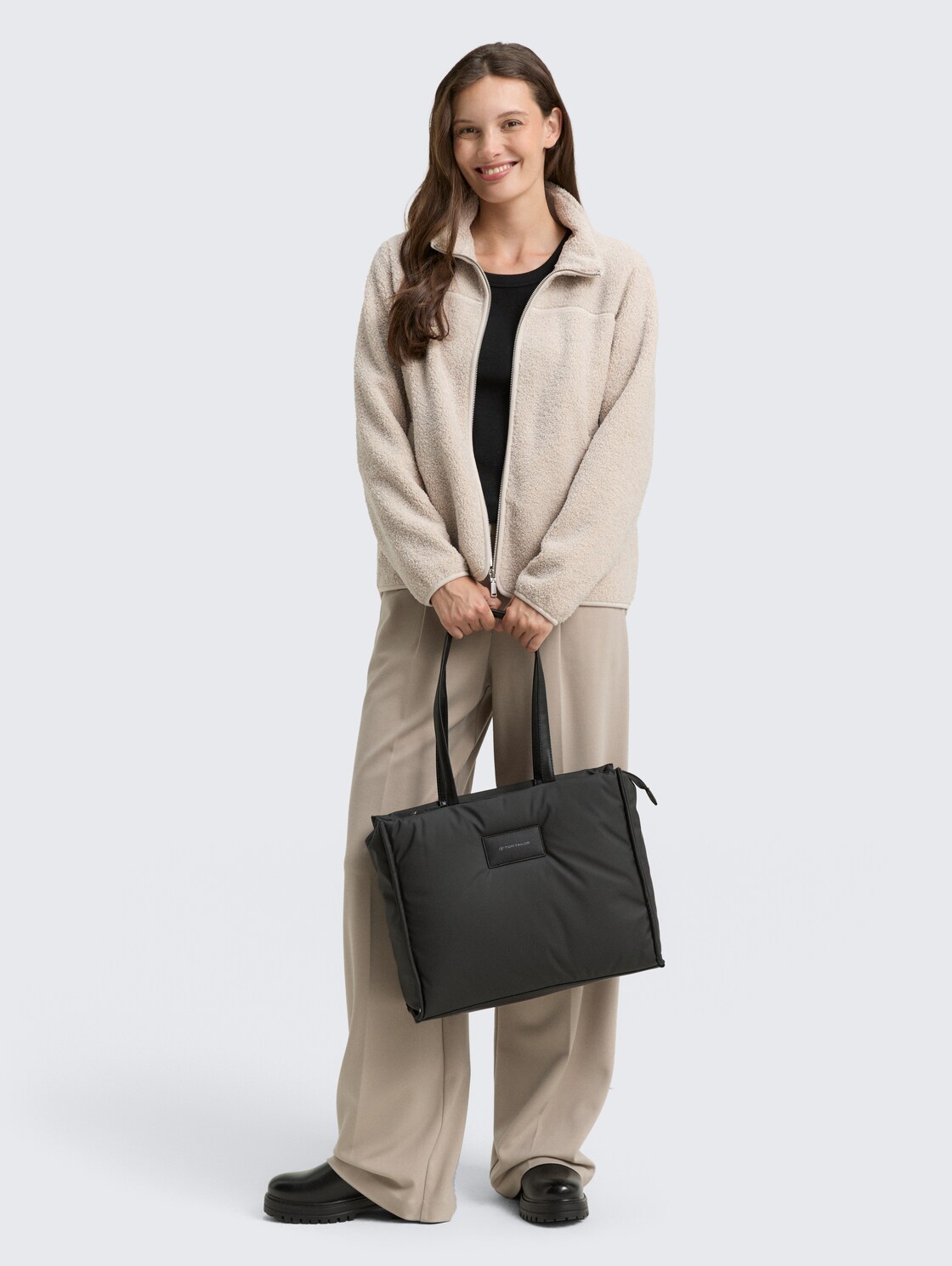 Teddy Sweatjacke mit Stehkragen - soft taupe grey melange - Model-Vorderansicht