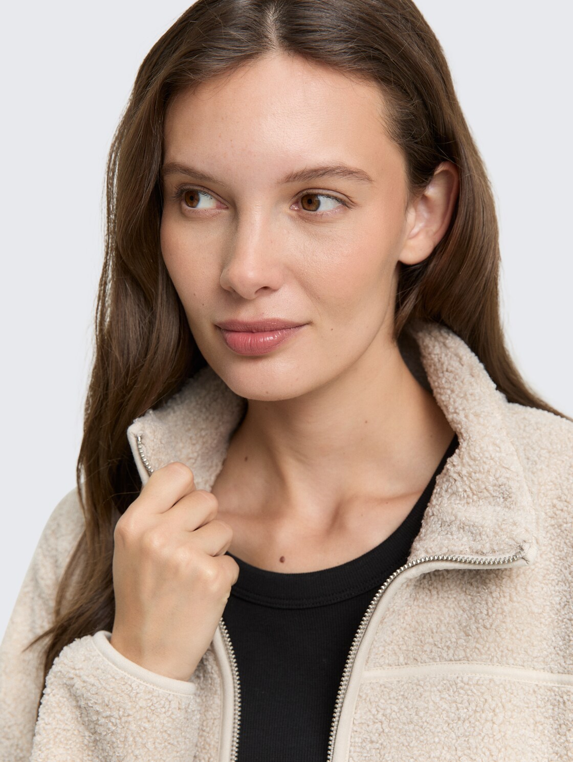 Teddy Sweatjacke mit Stehkragen - soft taupe grey melange - Detail-Model-Ansicht