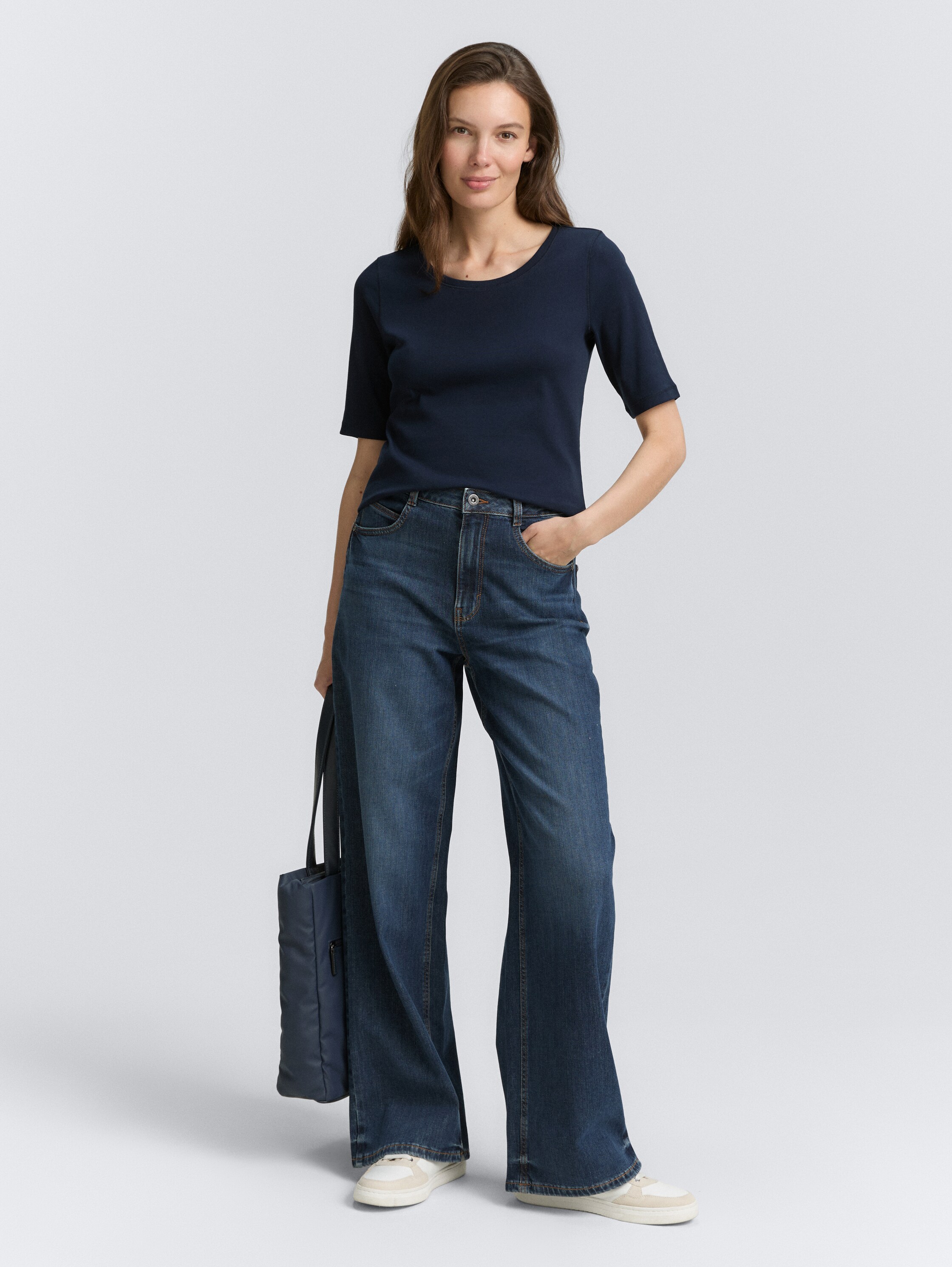 Basic T-Shirt - sky_captain_blue_1 - 