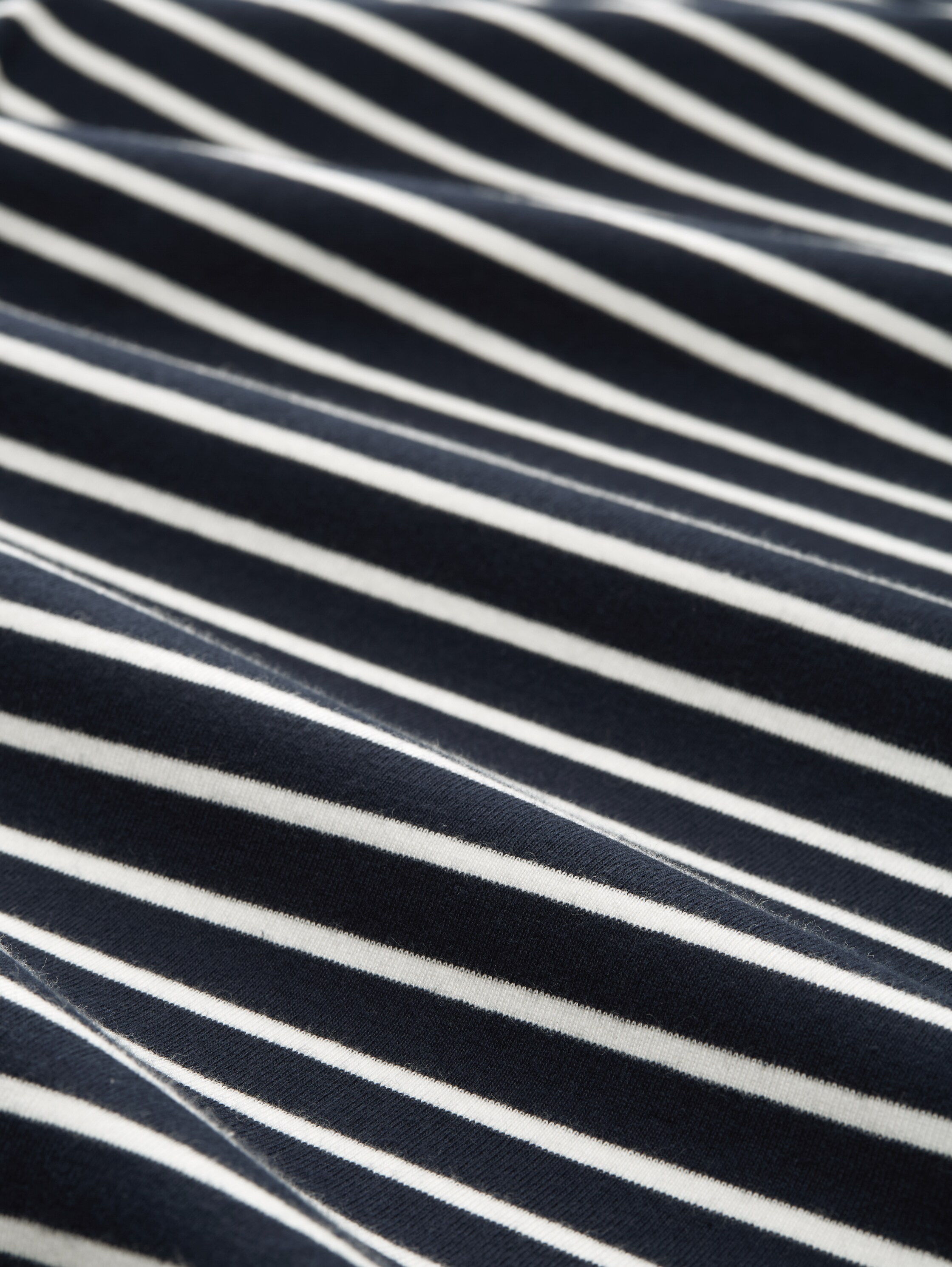 Long-sleeved shirt with striped pattern - navy_offwhite_tee_stripe - 