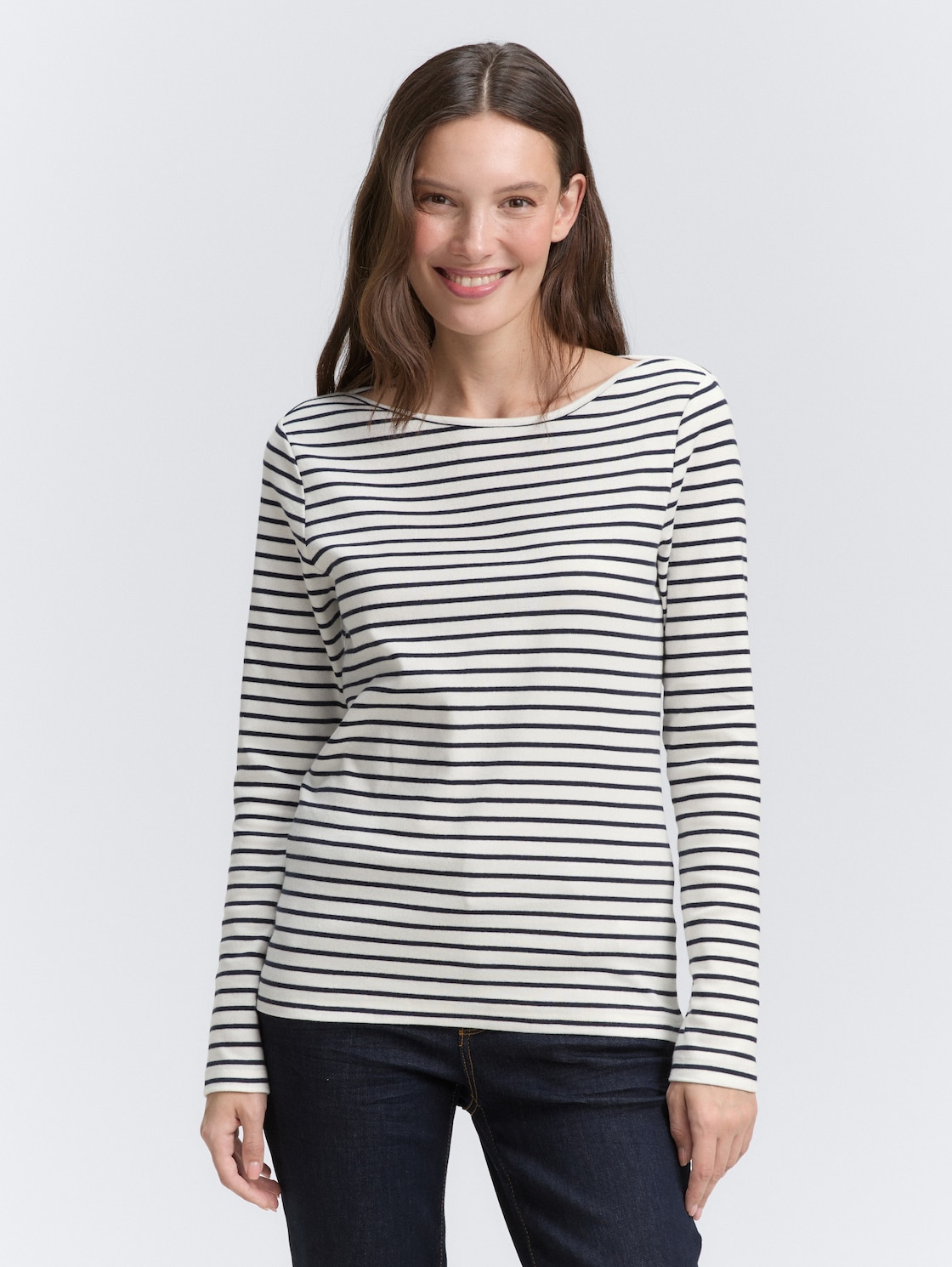 Langarmshirt mit Streifenmuster - offwhite navy tee stripe - Ausschnitt Model-Vorderansicht