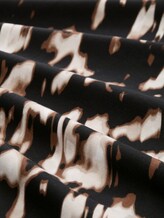T-shirt avec motif - blurry animal design - Vue de la matière