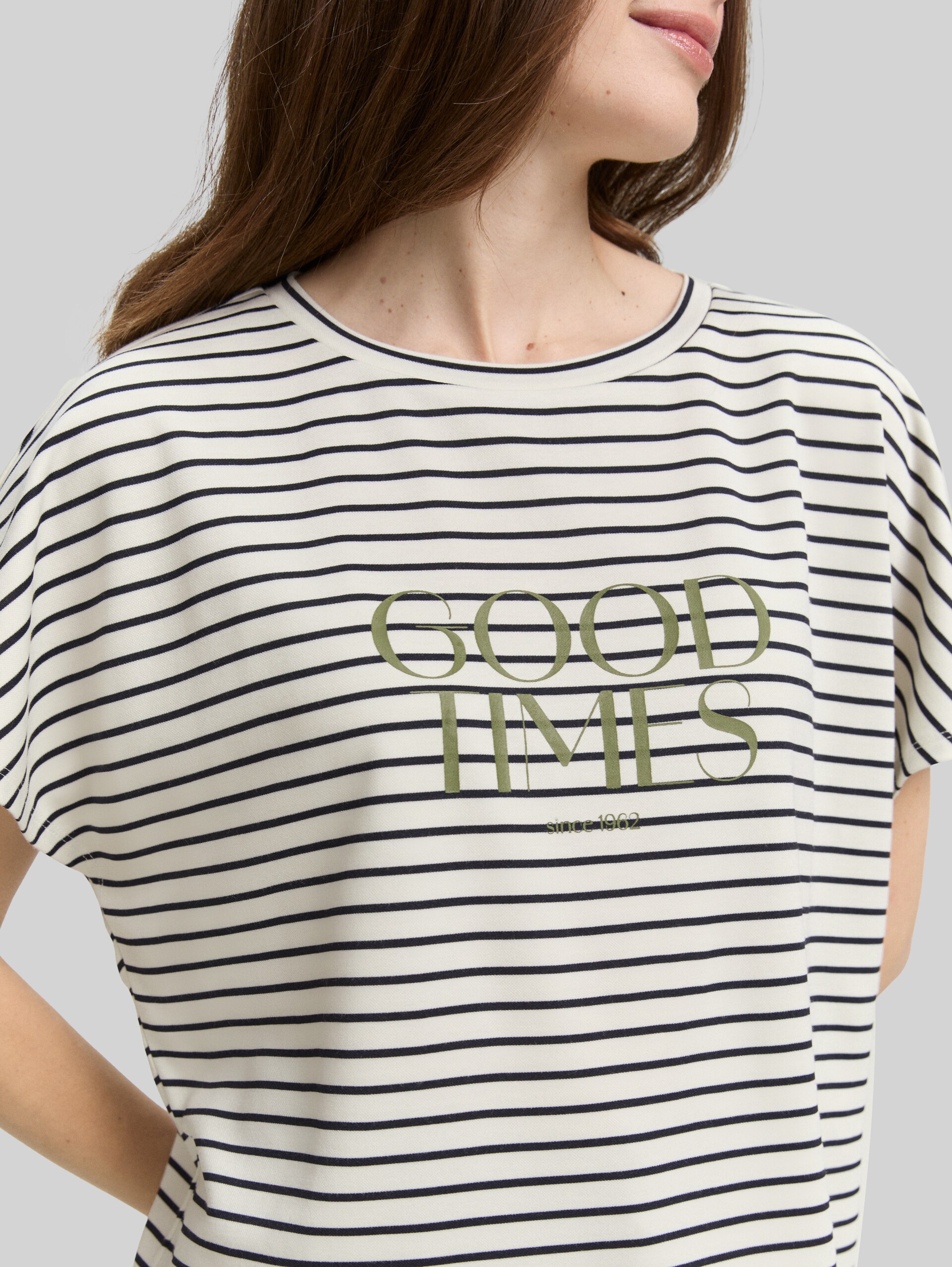 T-shirt with striped pattern - offwhite navy tee stripe - Detail model view