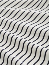 Boxy Fit T-Shirt mit Polokragen - offwhite navy tee stripe - Material-Ansicht