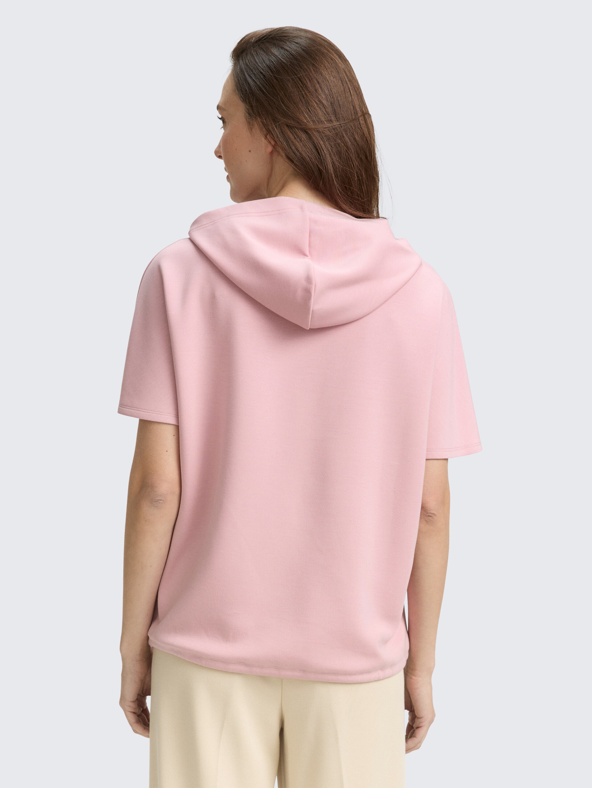 T-Shirt mit Kapuze - Morning Pink - Auschnitt Model-Rückansicht