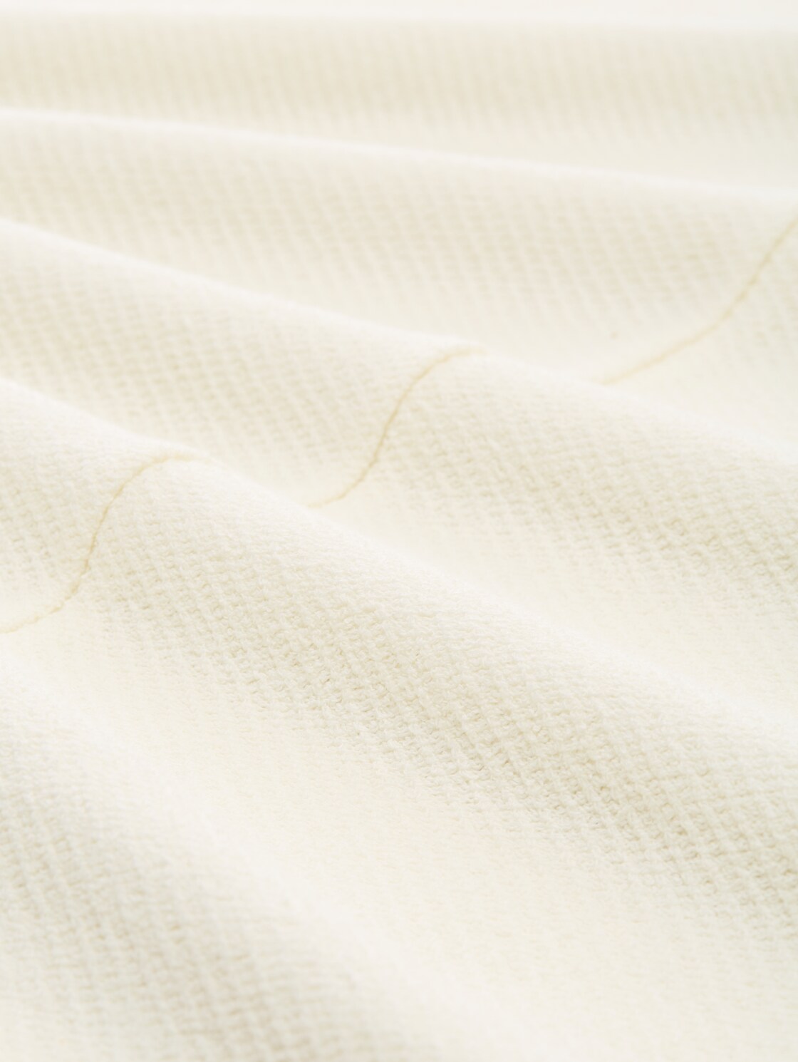 Loose Fit Langarmshirt mit Fledermausärmeln - Whisper White - Material-Ansicht