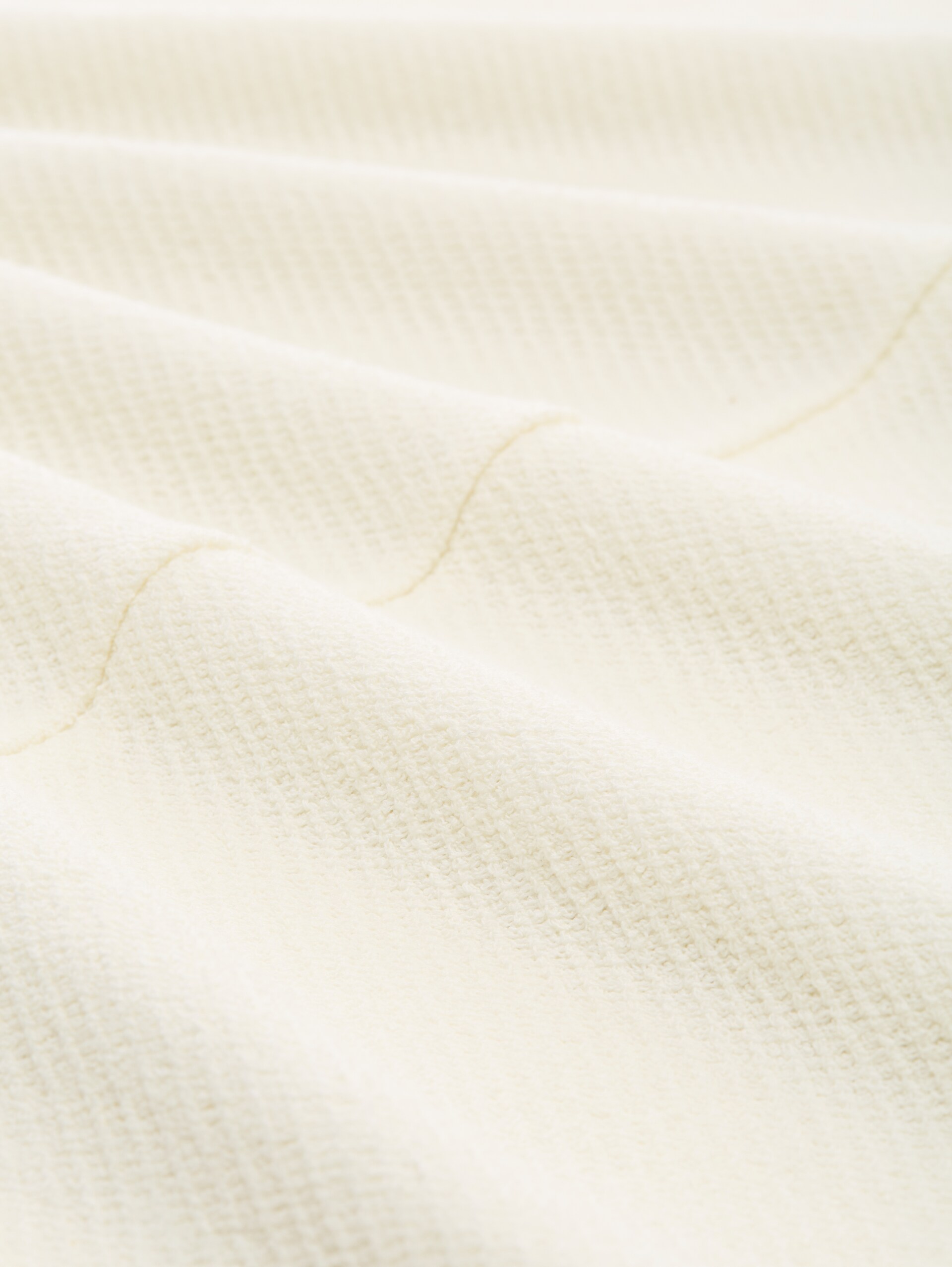Loose Fit Langarmshirt mit Fledermausärmeln - Whisper White - Material-Ansicht