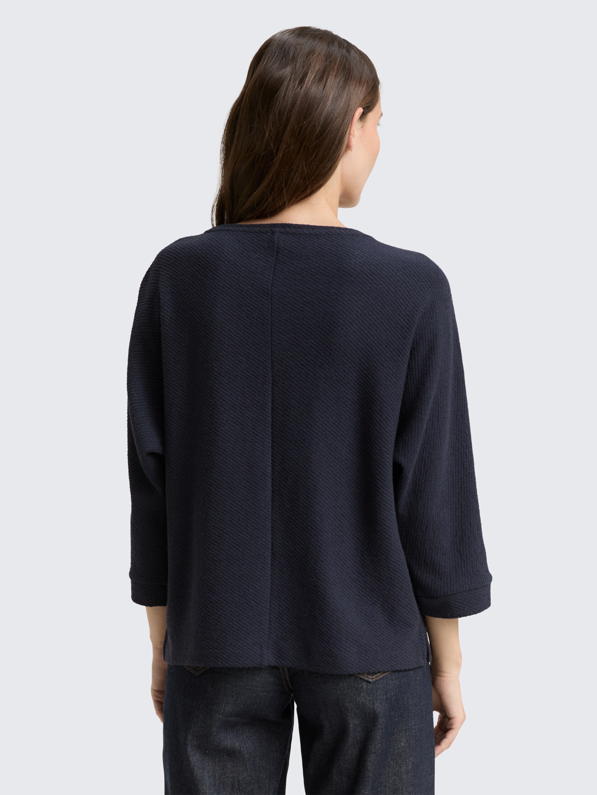 Loose Fit Langarmshirt mit Fledermausärmeln - Lunar Eclipse - Auschnitt Model-Rückansicht