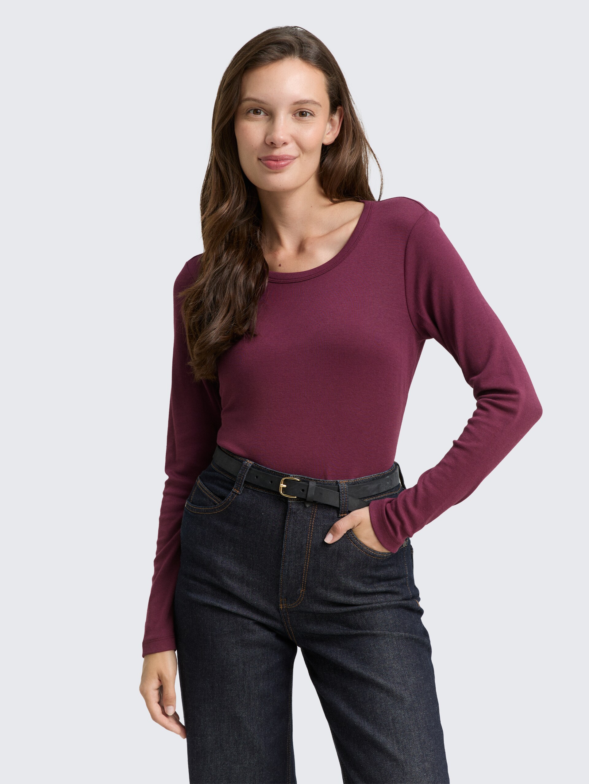 Basic Slim Fit Langarmshirt - bordeaux red - Ausschnitt Model-Vorderansicht