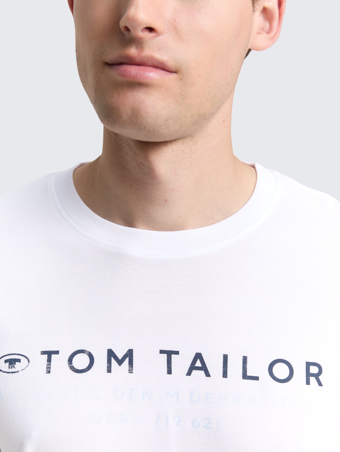 Langarmshirt mit Logo-Print - White - Detail-Model-Ansicht