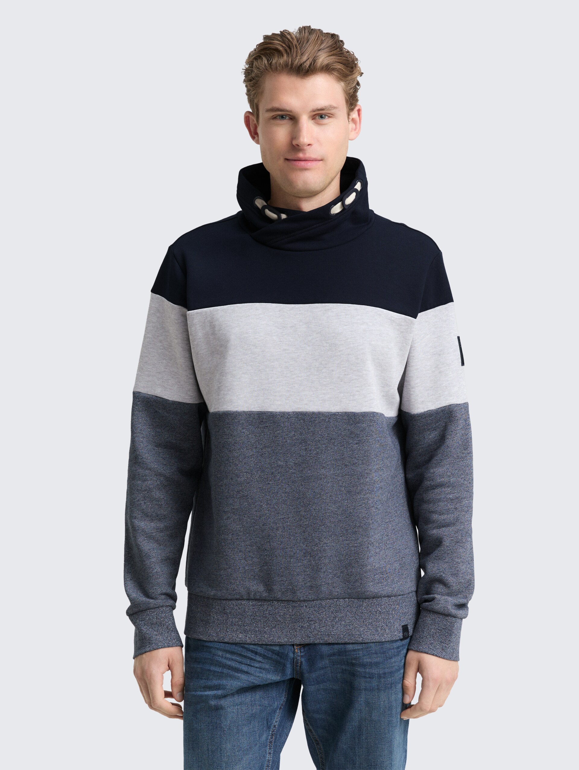 Snood Sweatshirt mit Colour Blocking - navy grindle structure - Ausschnitt Model-Vorderansicht