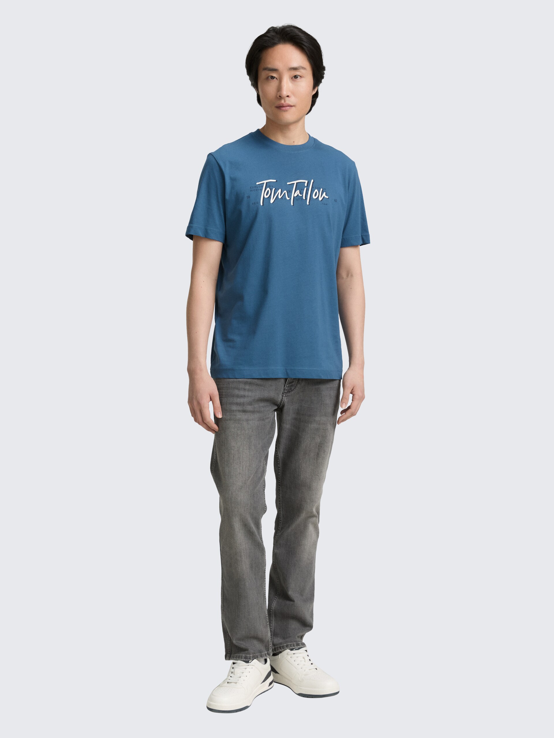 T-Shirt mit Logo-Print - real teal blue - Model-Vorderansicht