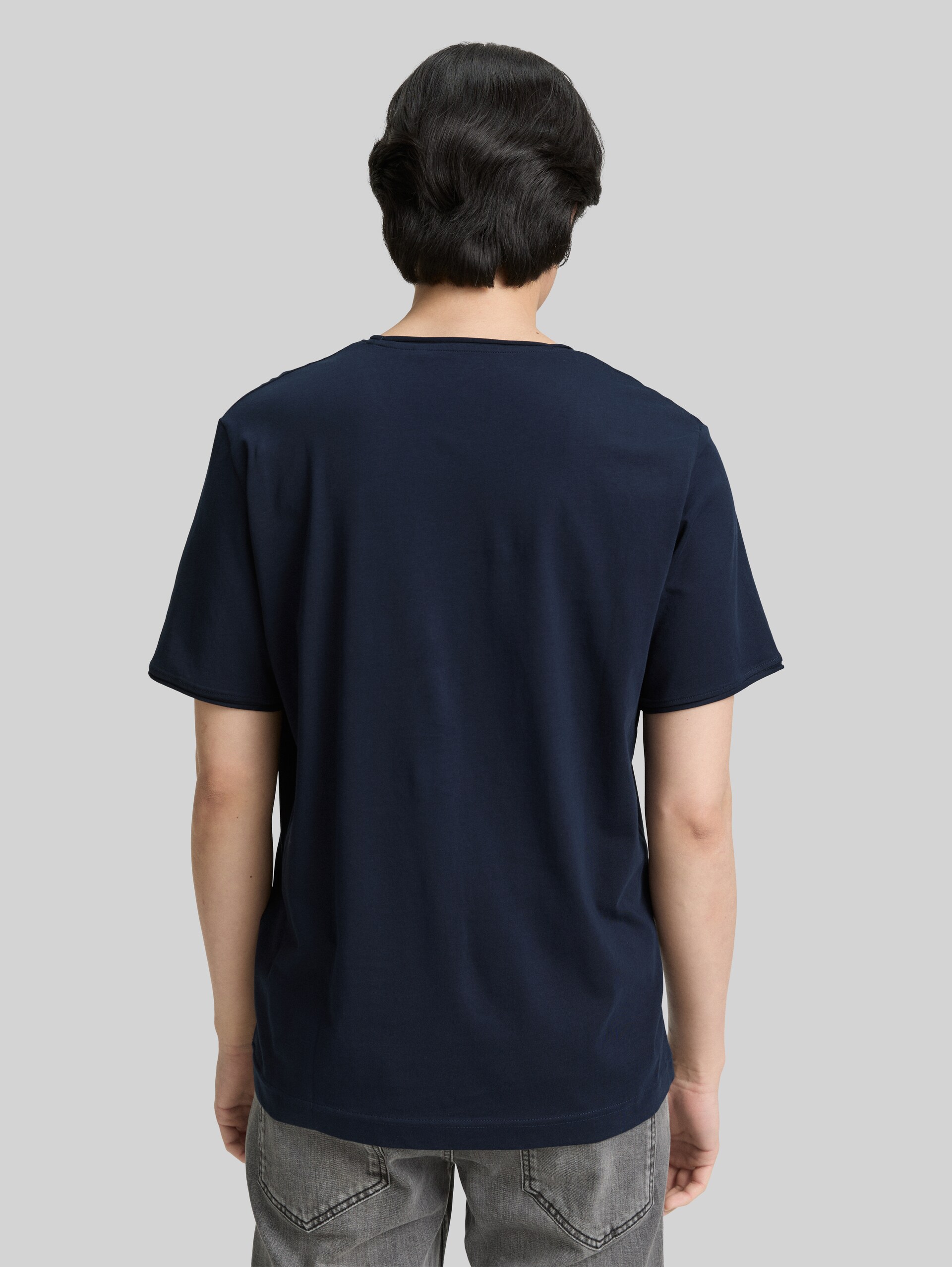 T-shirt with print - sky captain blue - Neckline model-back view
