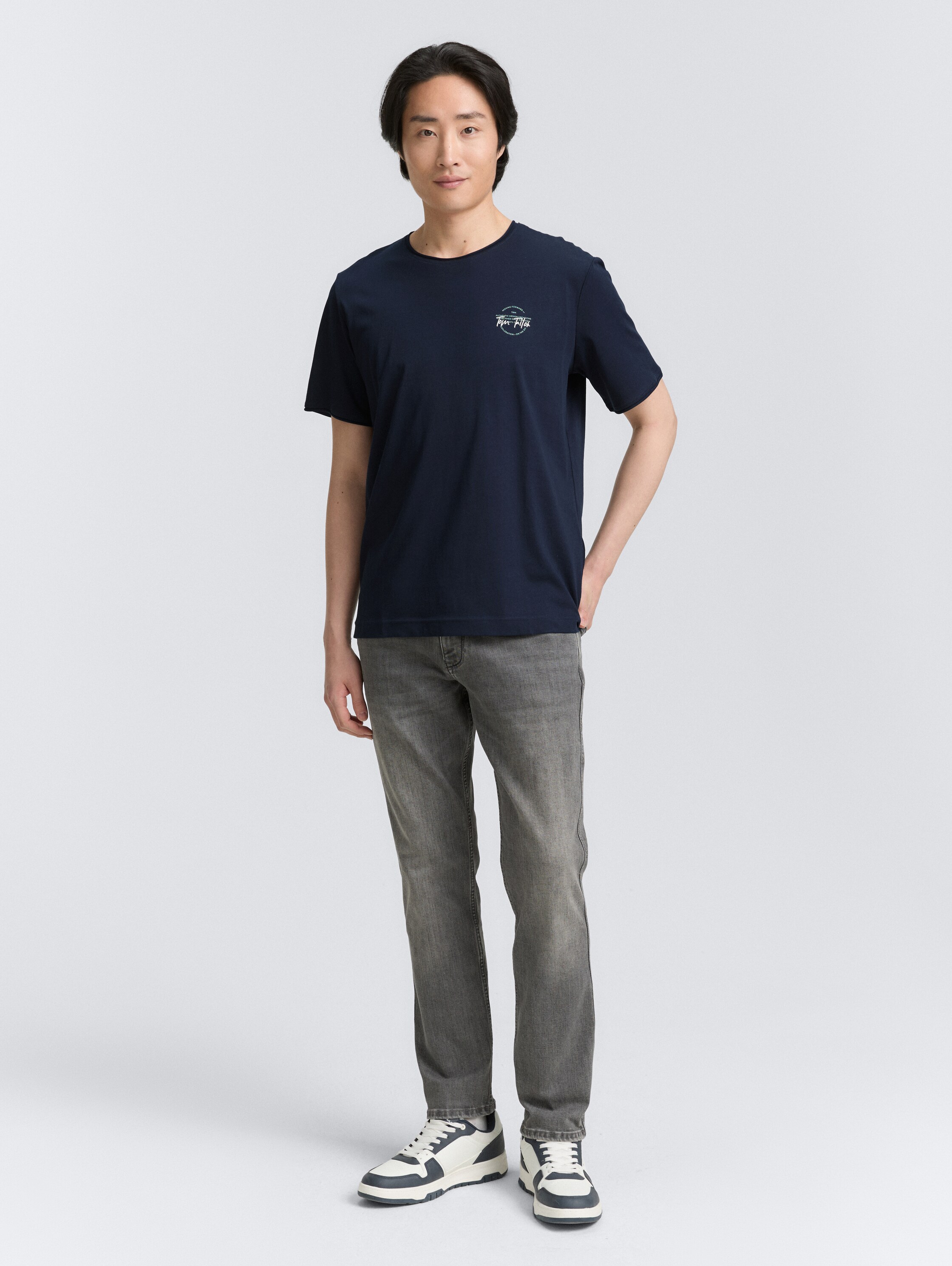 T-Shirt mit Print - sky_captain_blue_1 - 