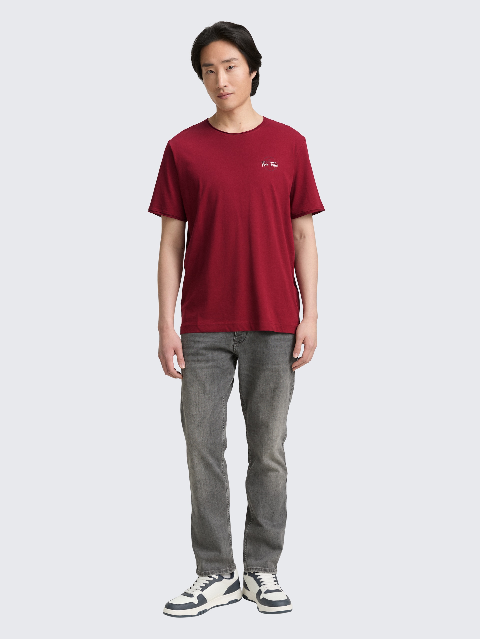 T-Shirt mit Print - Deep Red - Model-Vorderansicht