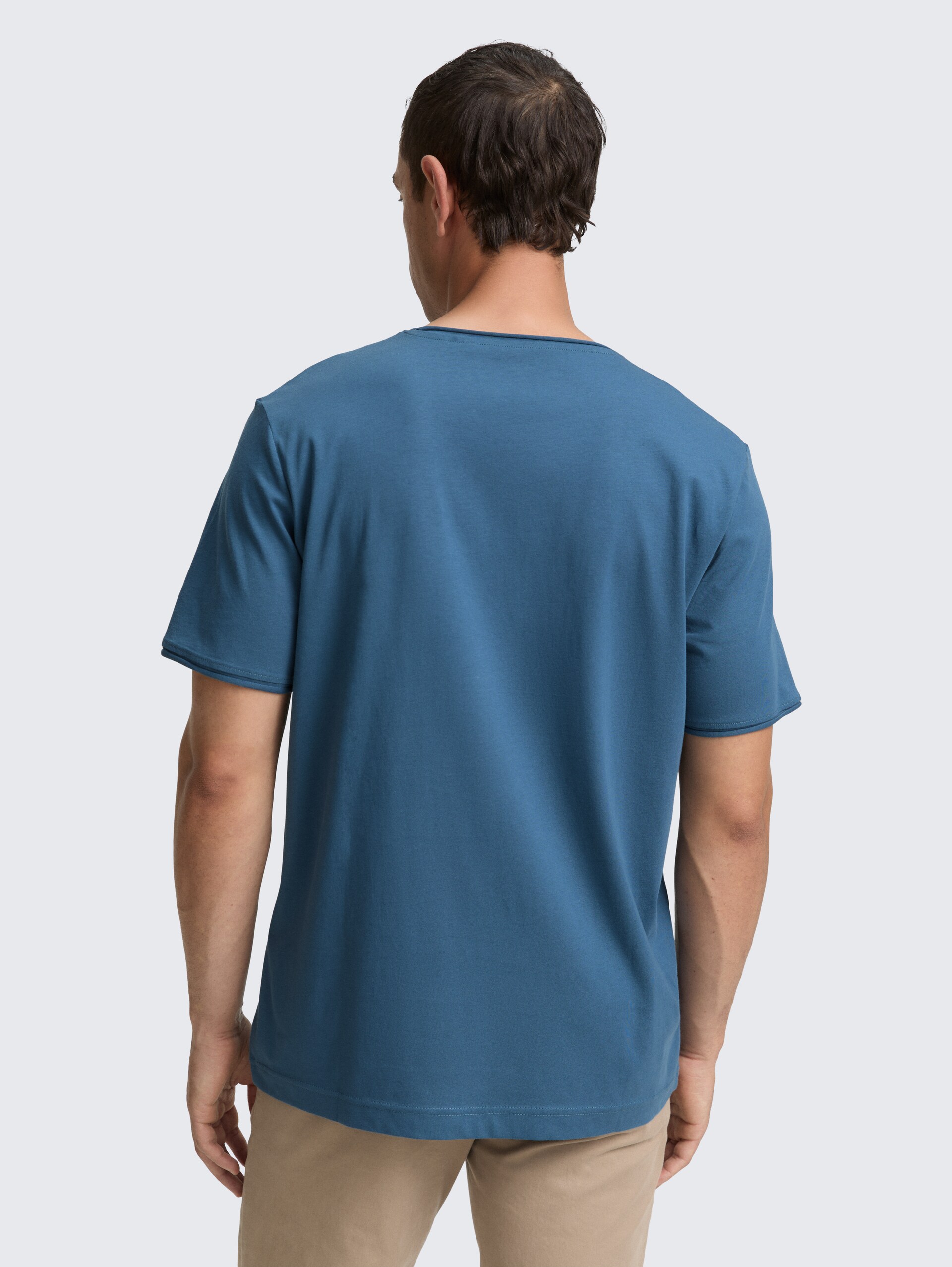 T-Shirt mit Print - real teal blue - Auschnitt Model-Rückansicht