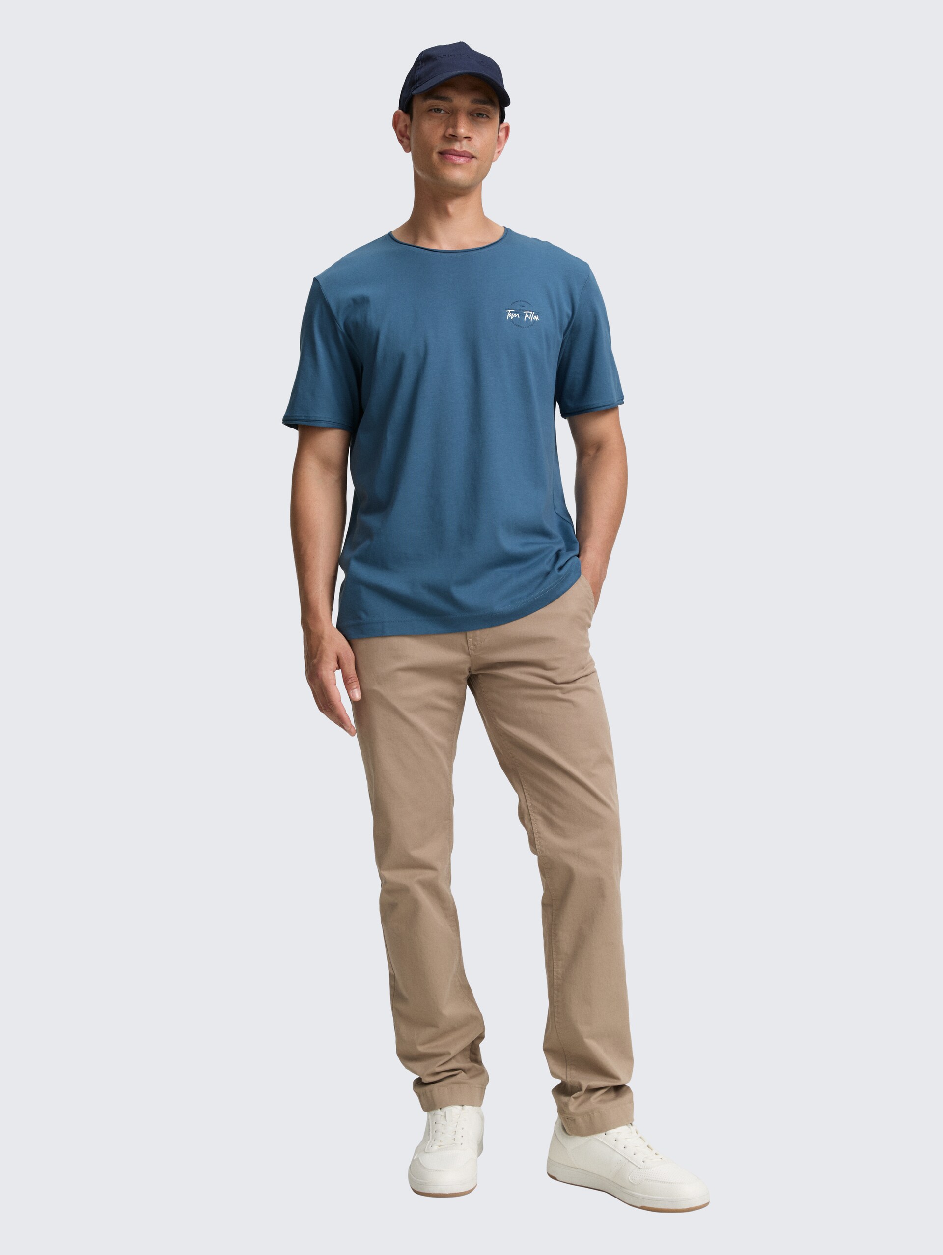T-Shirt mit Print - real teal blue - Model-Vorderansicht