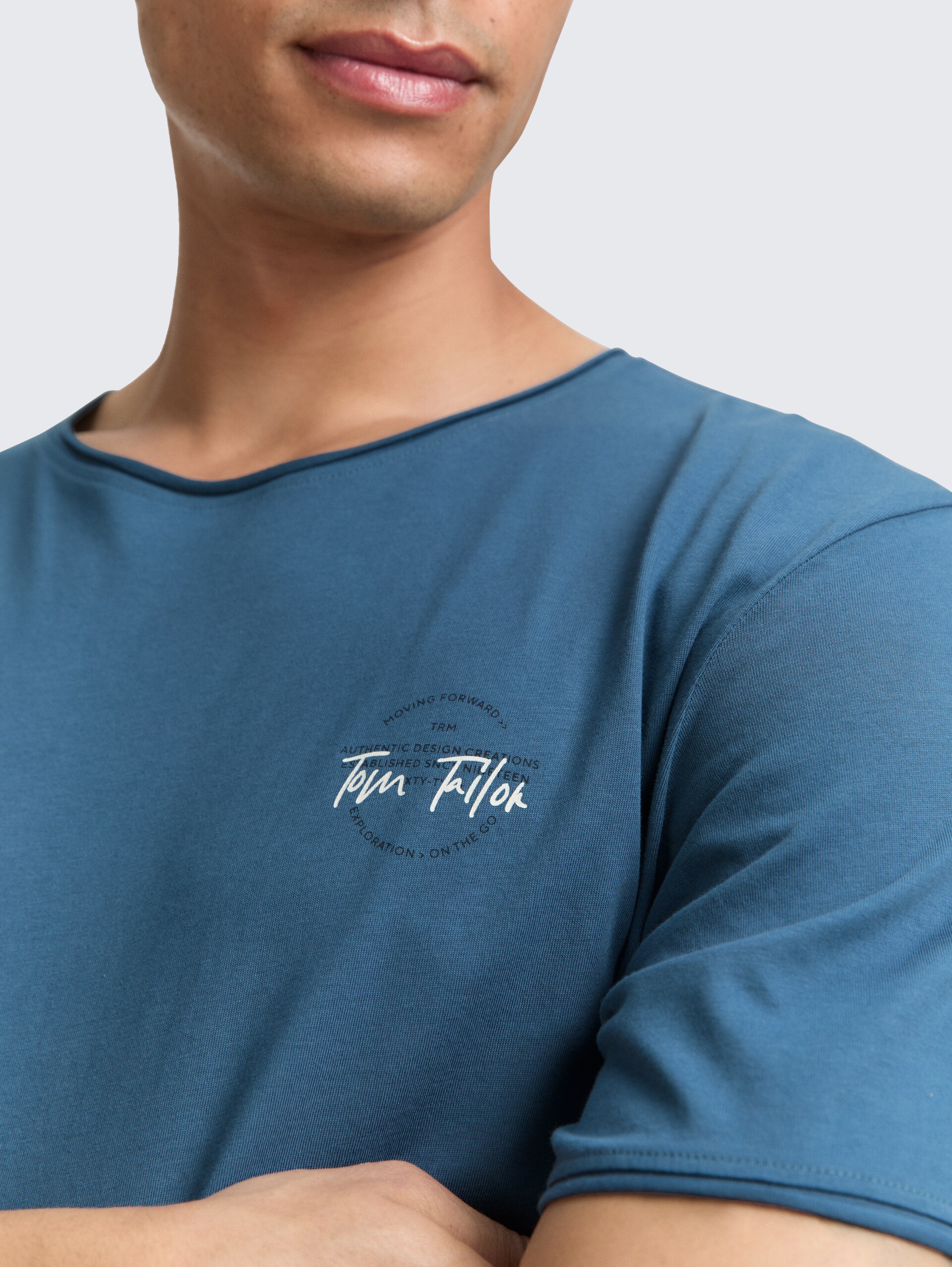 T-Shirt mit Print - real teal blue - Detail-Model-Ansicht