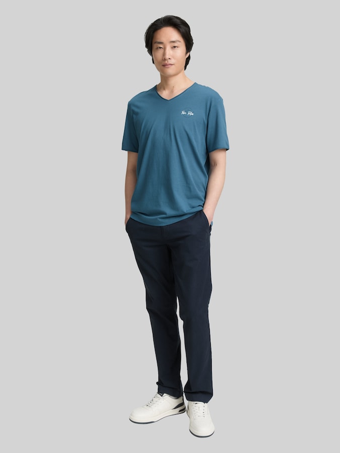 T-Shirt mit V-Ausschnitt von Men, real teal blue