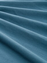 T-shirt à col en V - real teal blue - Vue de la matière